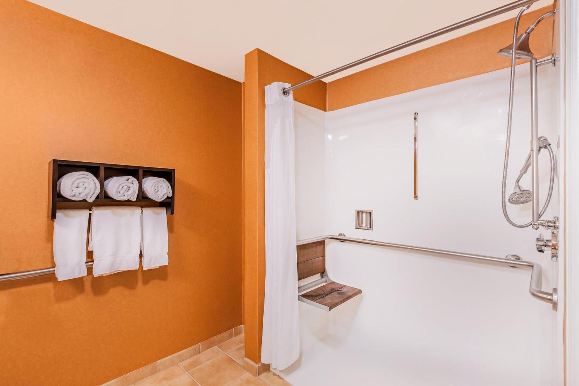 Holiday Inn Express Hotel & Suites San Jose-Morgan Hill by IHG photo 31