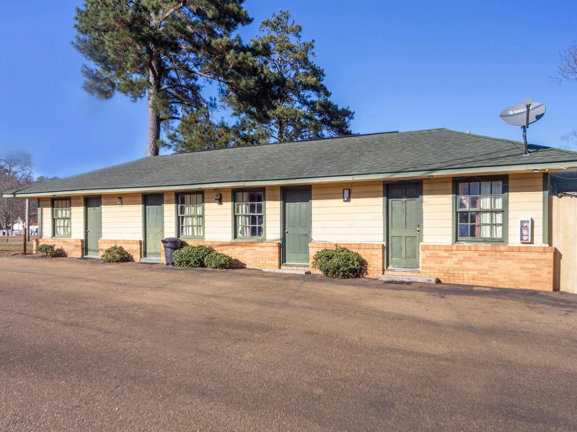 OYO Hotel Brookhaven MS Hwy 51 North photo 2
