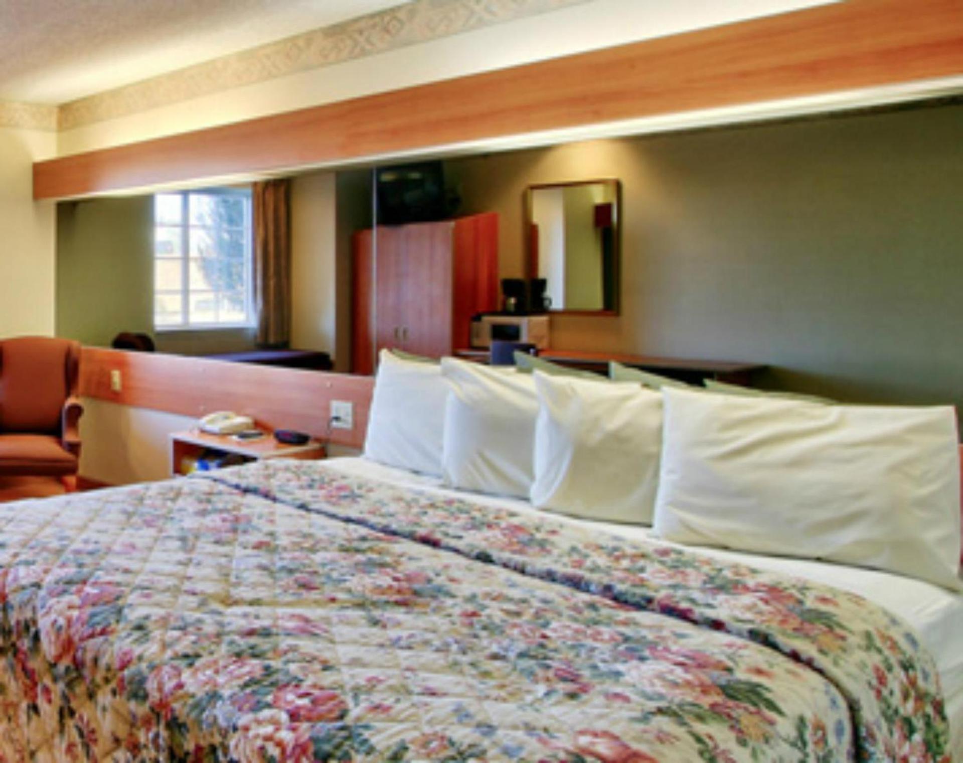 Western Skies Inn & Suites photo 9