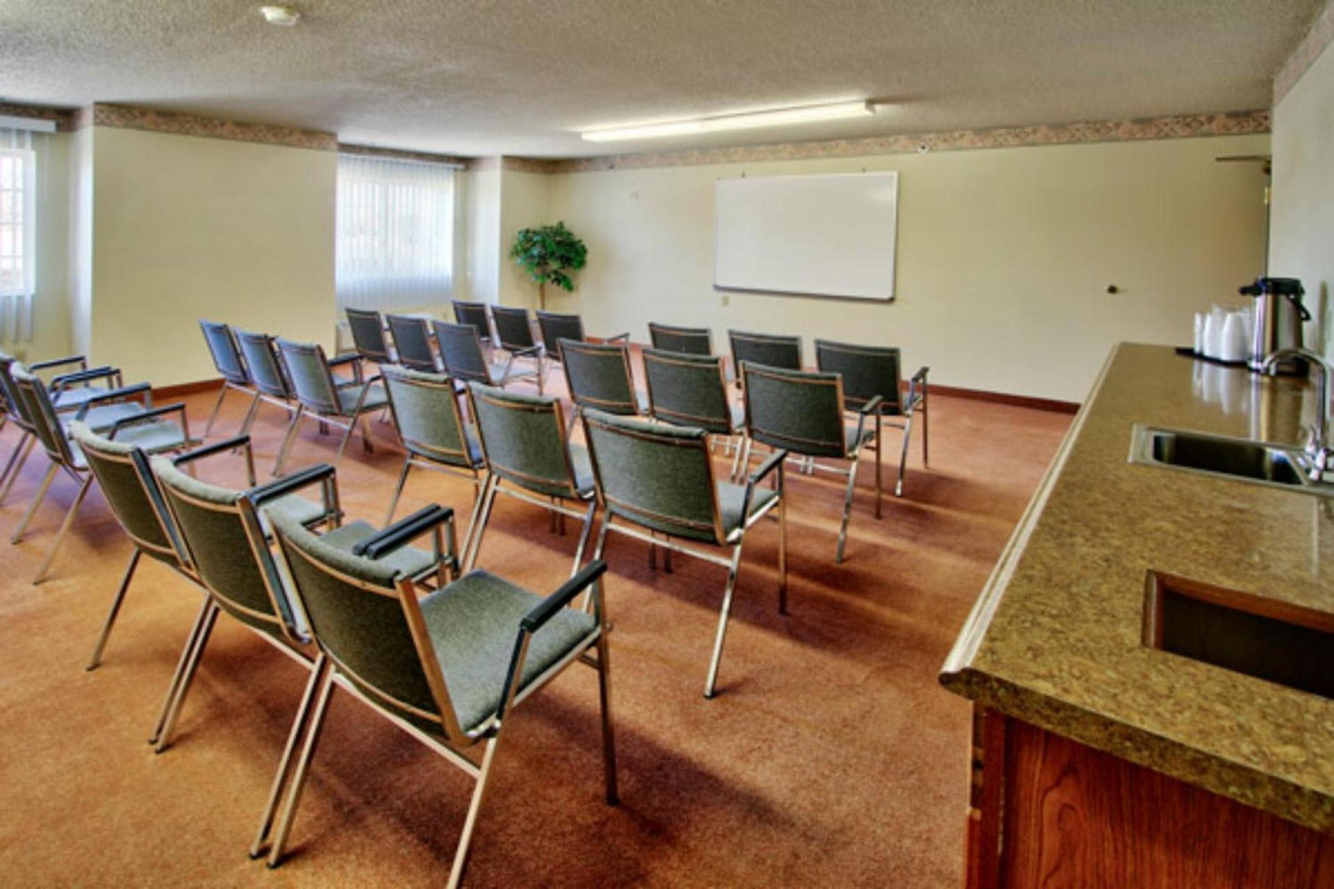 Western Skies Inn & Suites photo 14