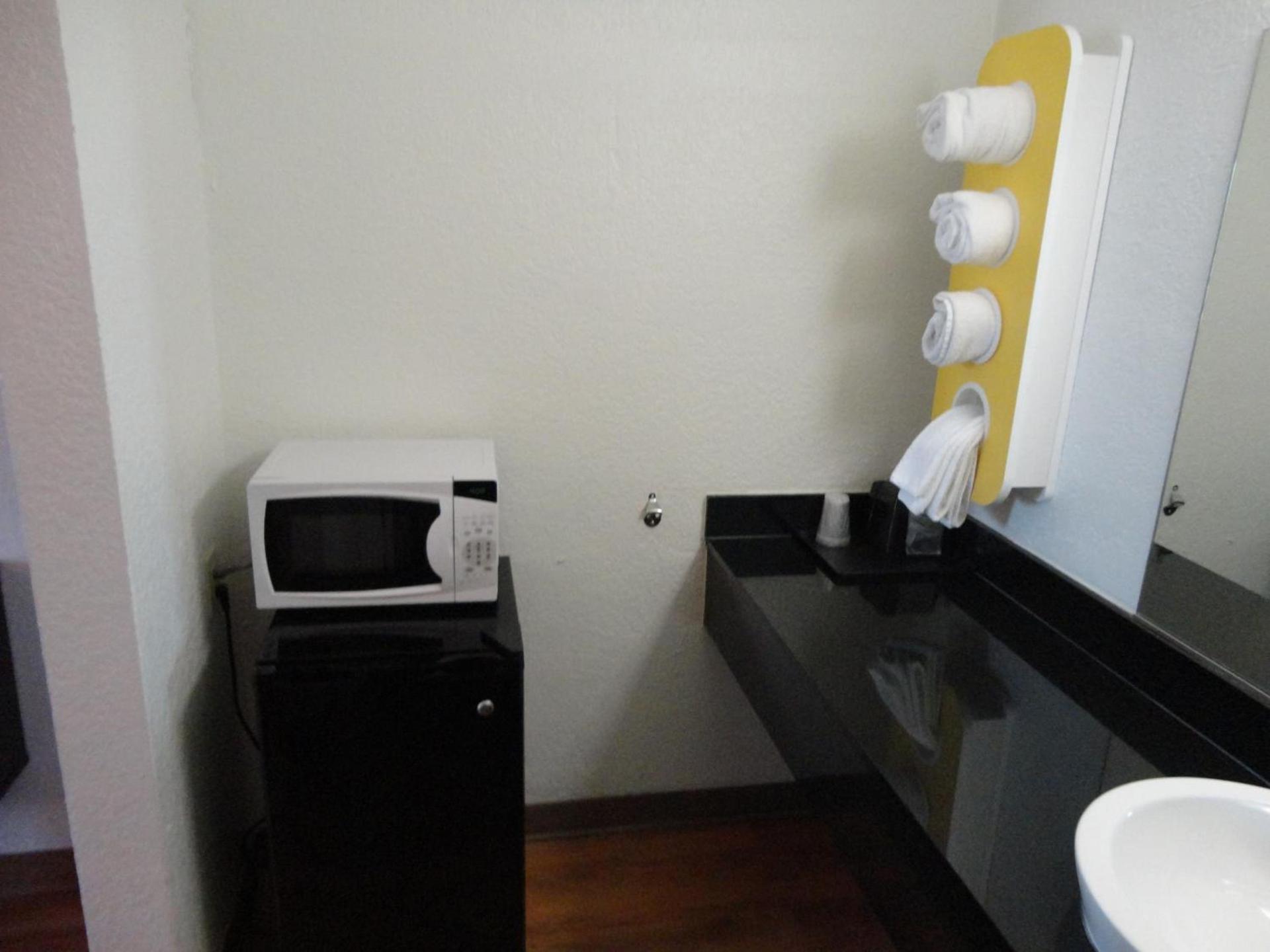Motel 6-Round Rock, TX photo 12