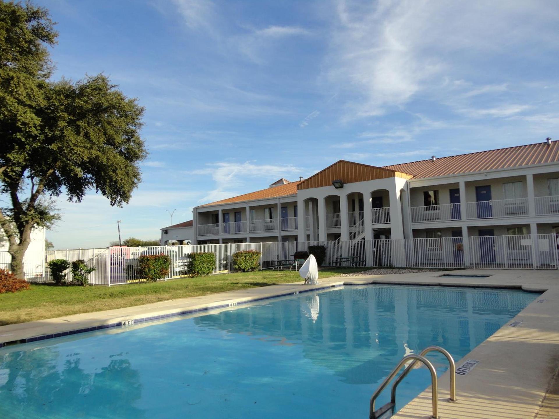 Motel 6-Round Rock, TX photo 2