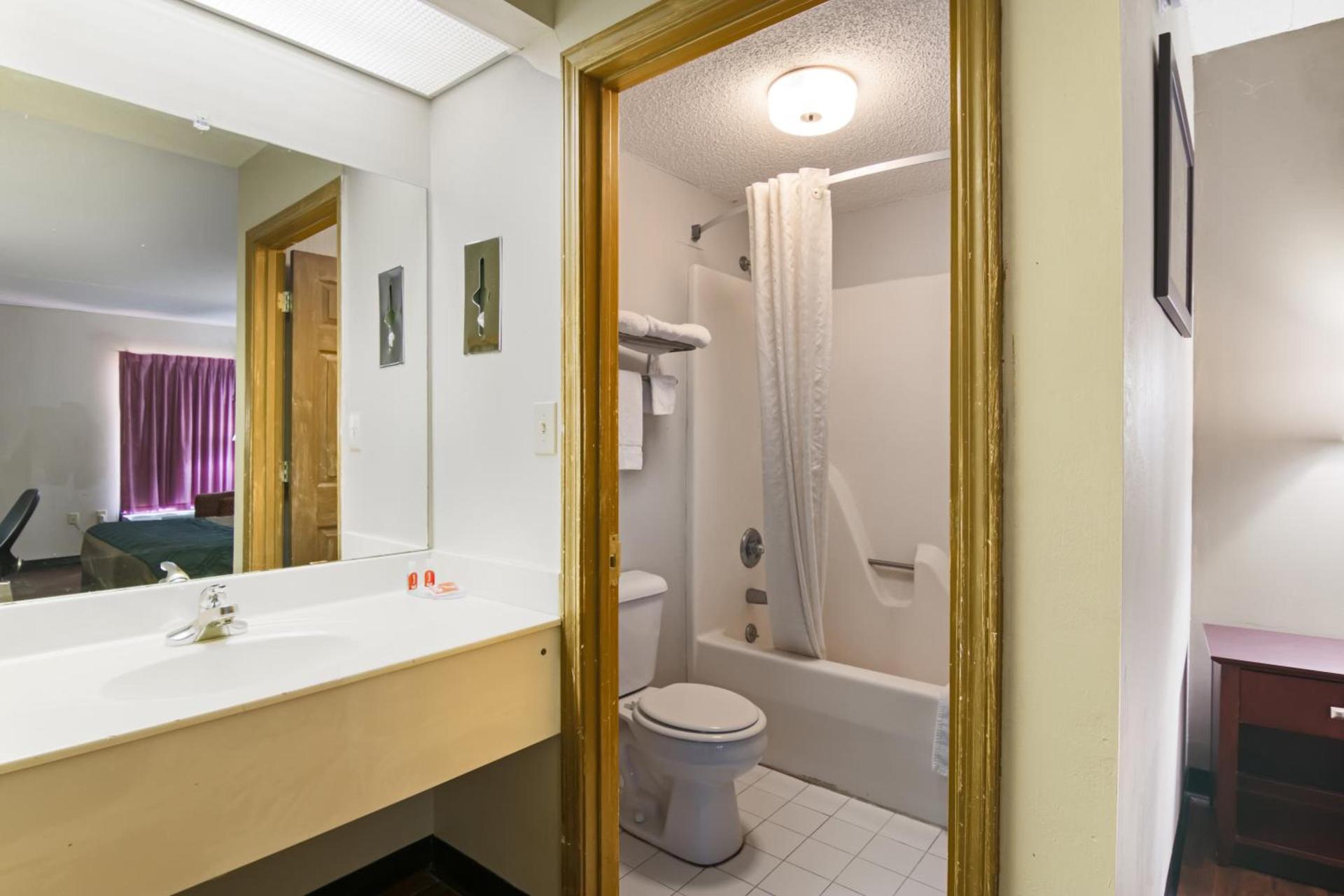 Econo Lodge - Conyers photo 7
