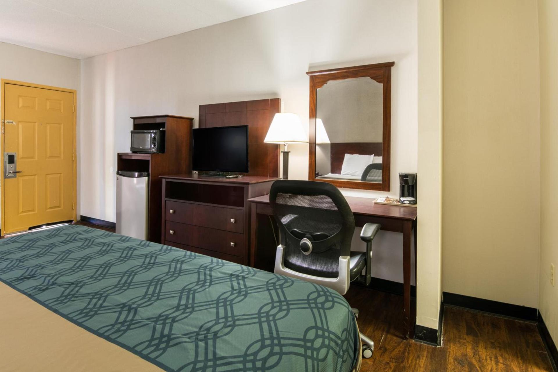 Econo Lodge - Conyers photo 22