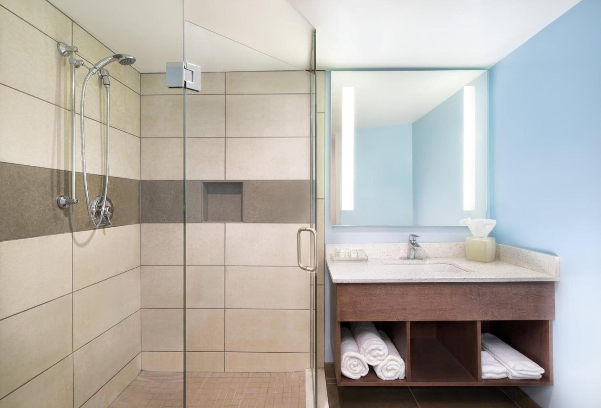 Hotel Indigo Cleveland Beachwood by IHG photo 15