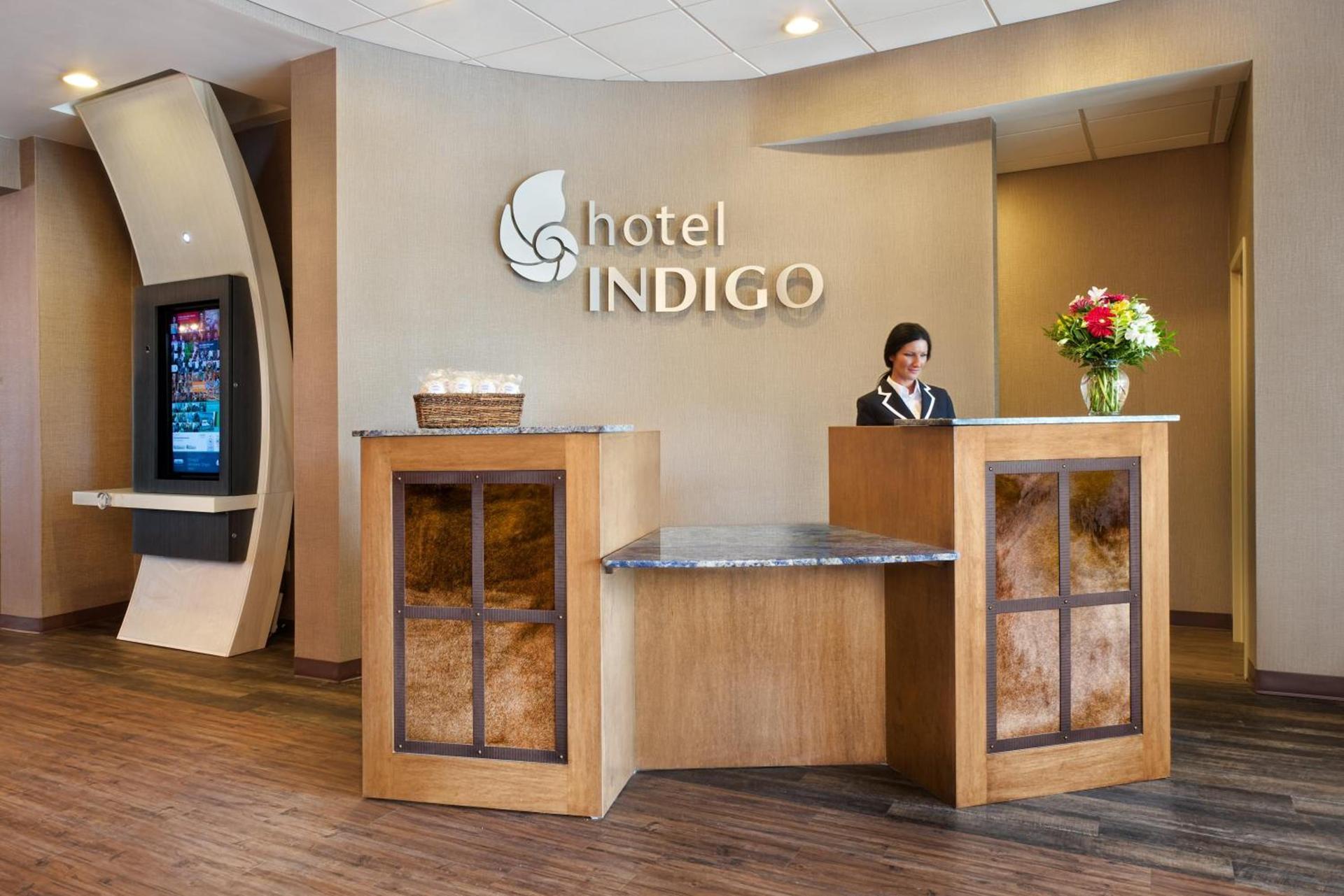 Hotel Indigo Cleveland Beachwood by IHG photo 2