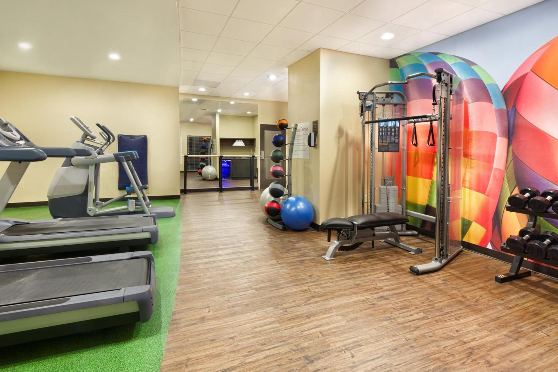 Hotel Indigo Cleveland Beachwood by IHG photo 7