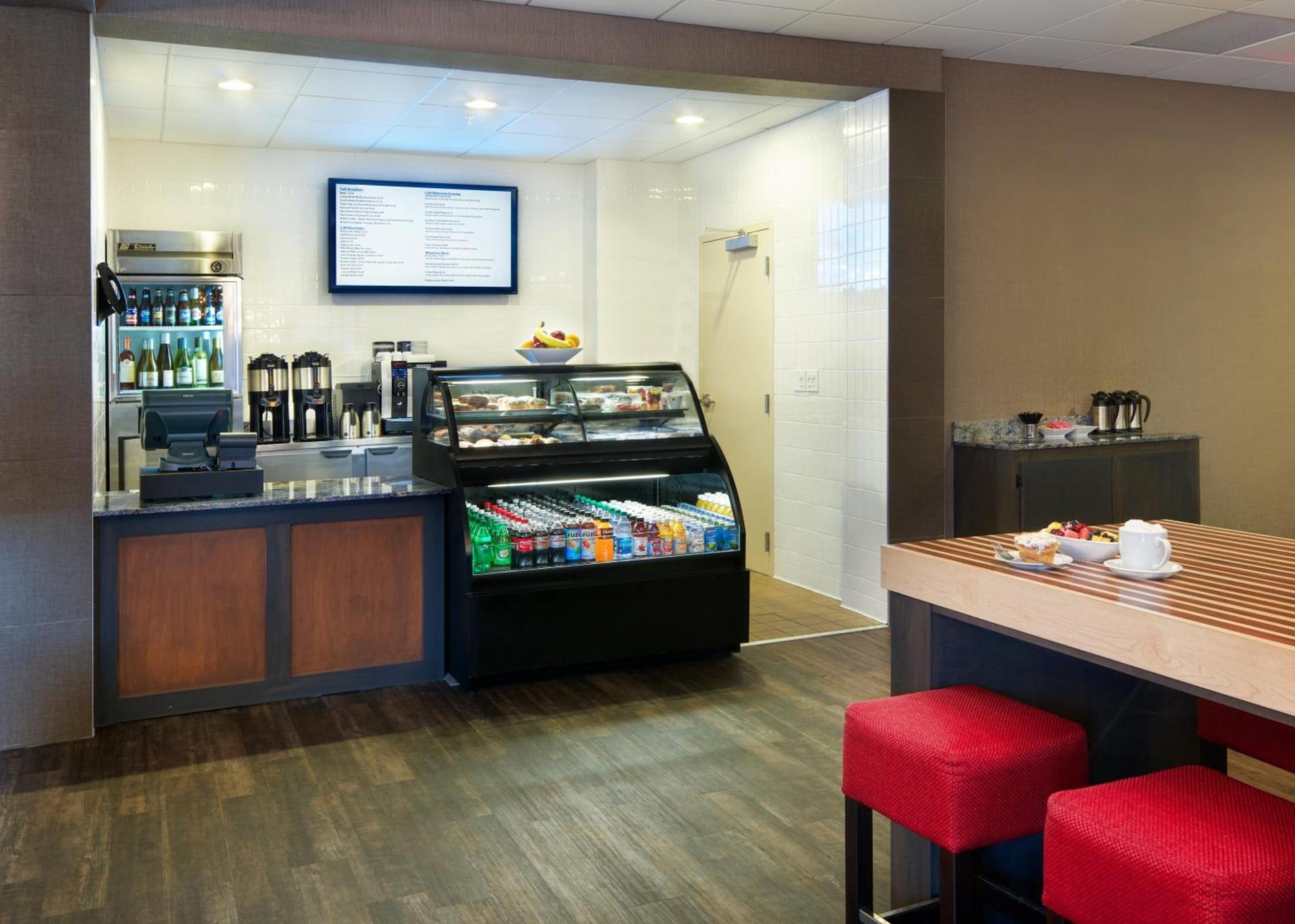 Hotel Indigo Cleveland Beachwood by IHG photo 3