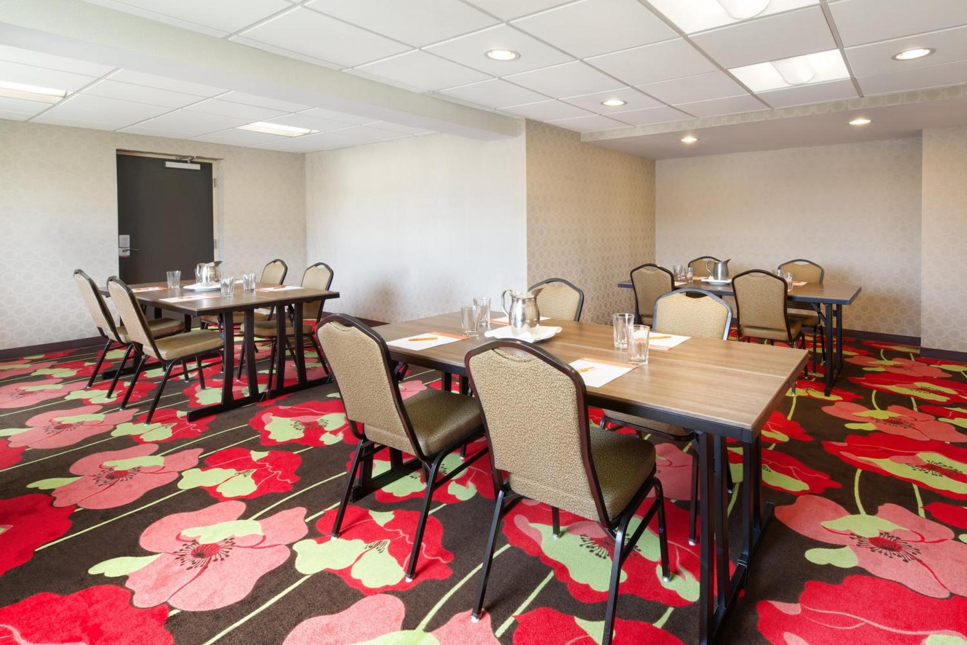Hotel Indigo Cleveland Beachwood by IHG photo 4