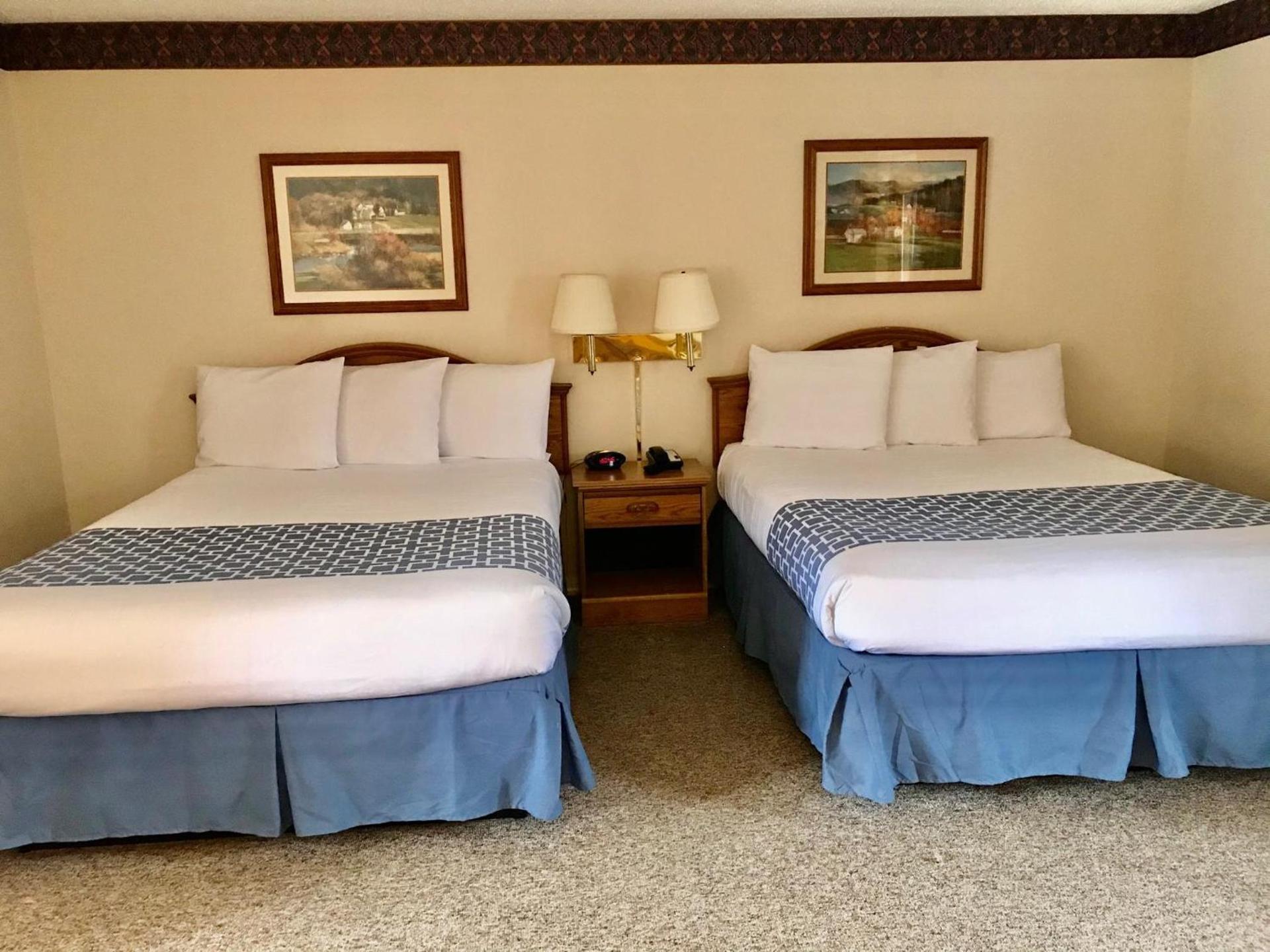 Four Seasons Inn photo 42