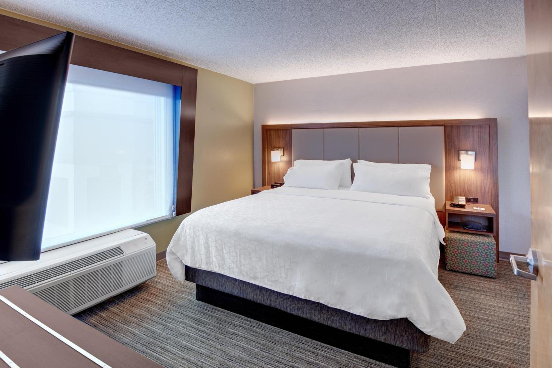 Holiday Inn Express & Suites West Long Branch - Eatontown by IHG photo 47