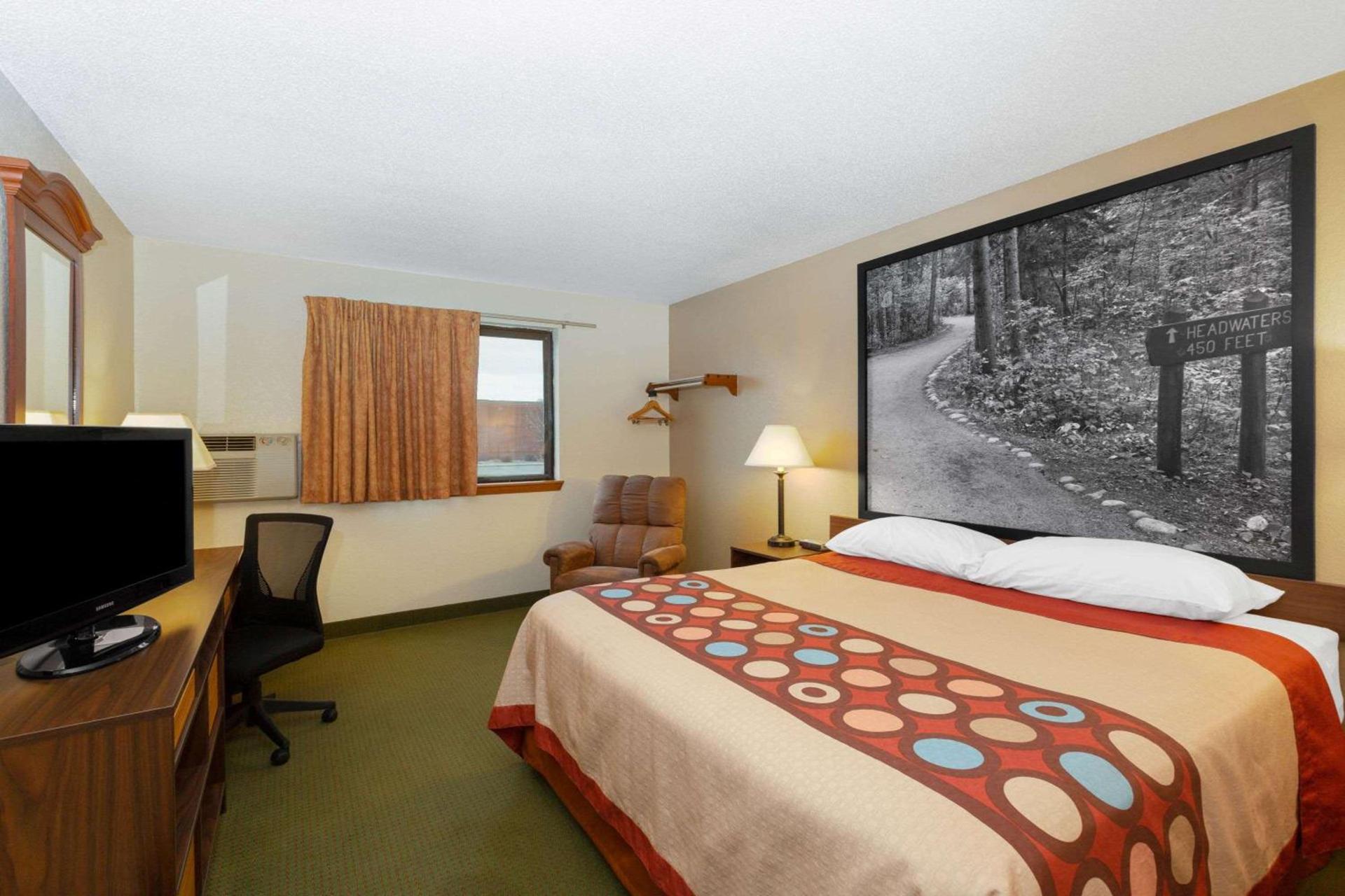 Super 8 by Wyndham Bemidji MN photo 7