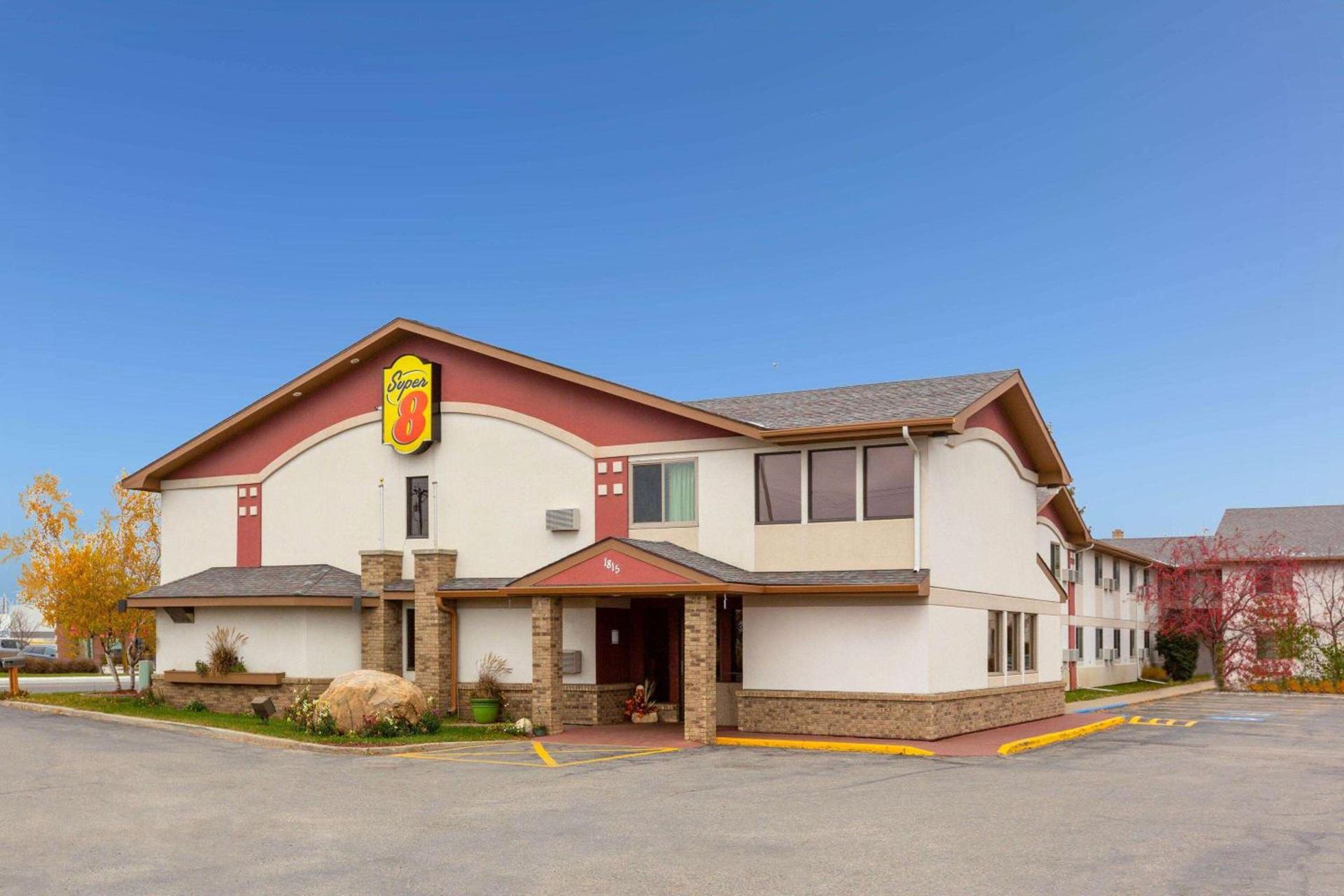 Super 8 by Wyndham Bemidji MN photo 2