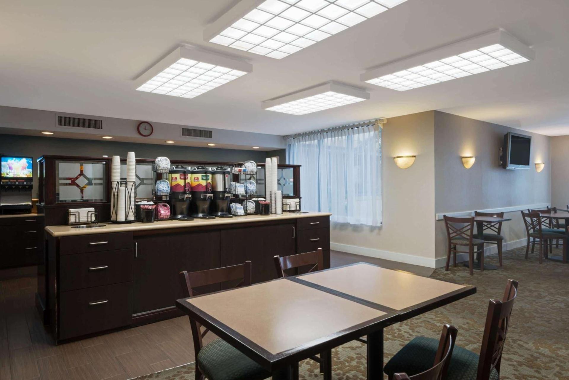 Ramada by Wyndham Boston photo 25