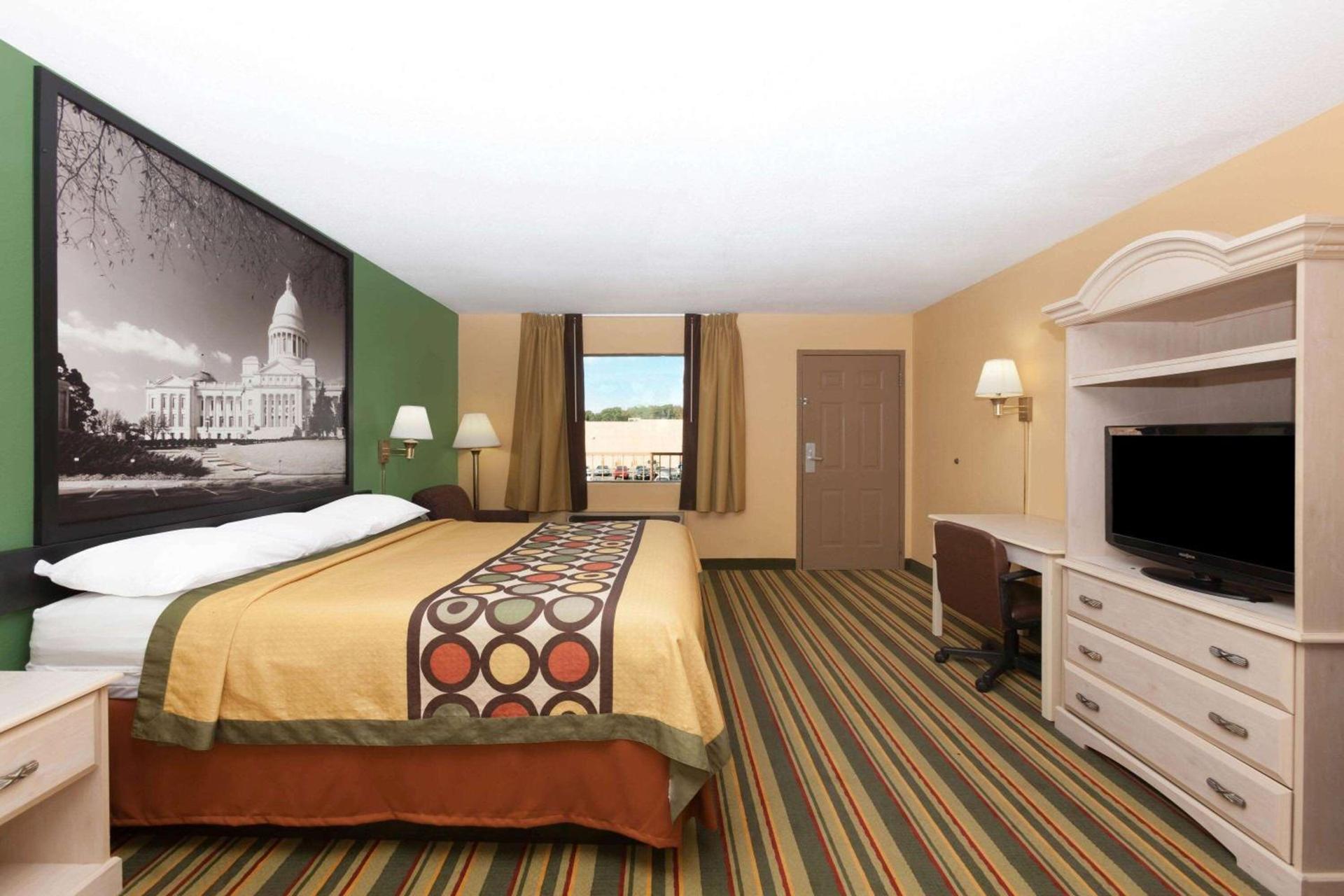 Super 8 by Wyndham Jacksonville AR photo 8