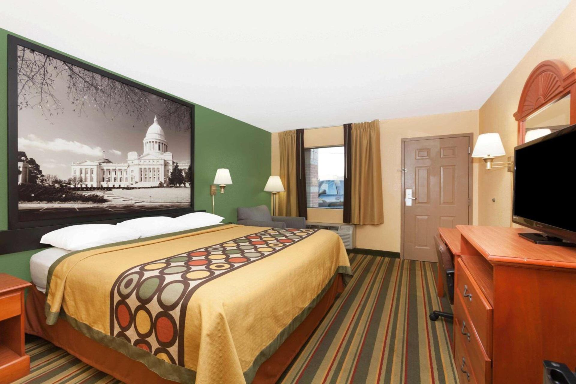 Super 8 by Wyndham Jacksonville AR photo 7
