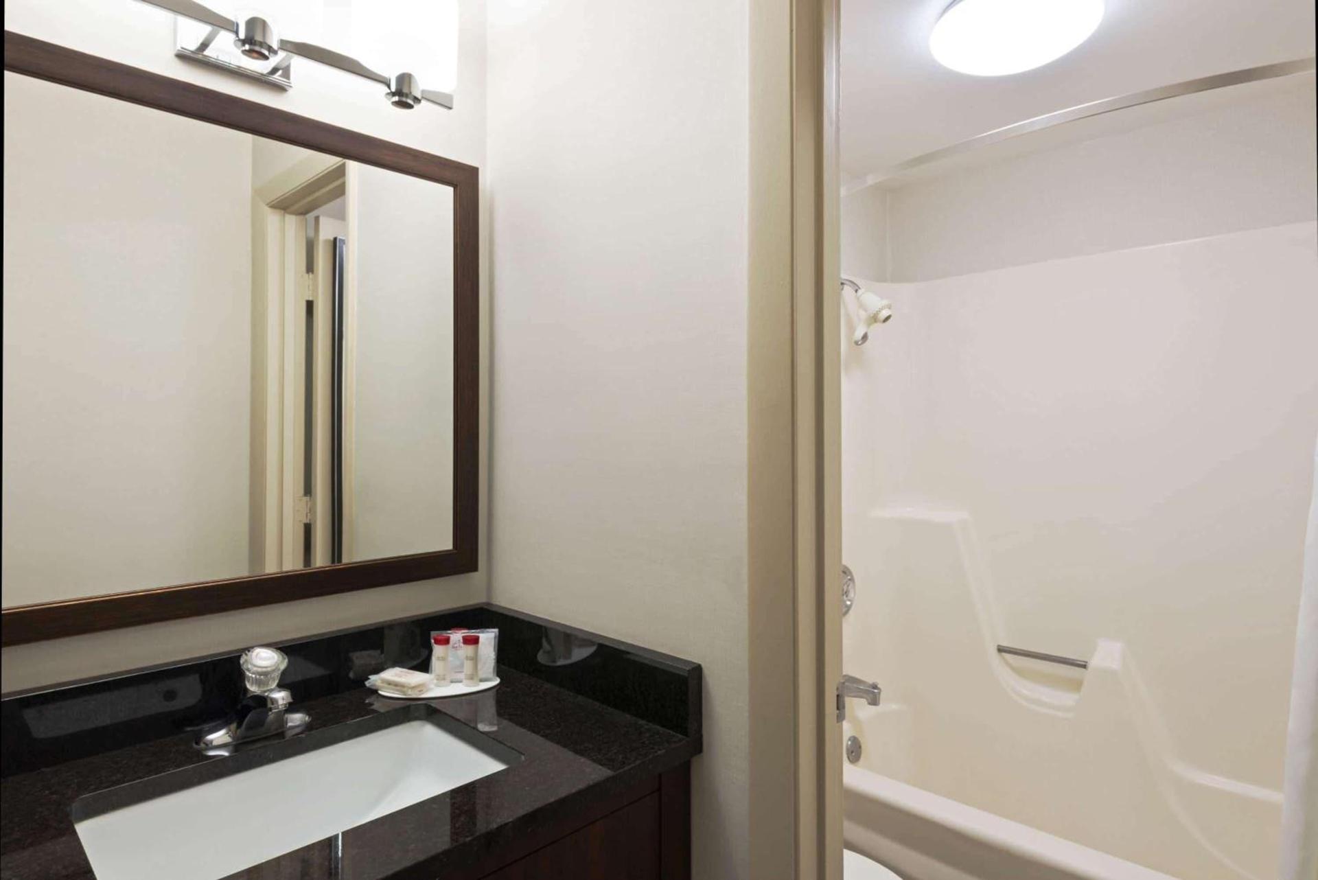 Ramada by Wyndham Boston photo 31