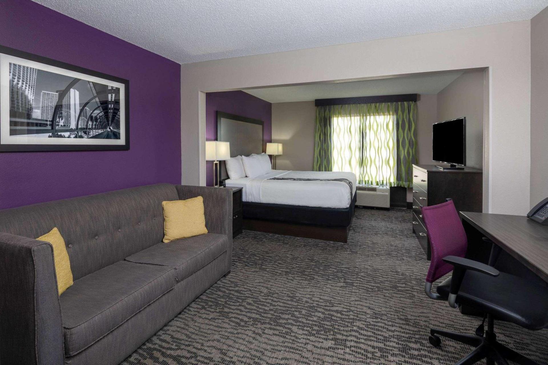 La Quinta by Wyndham Kennesaw photo 8