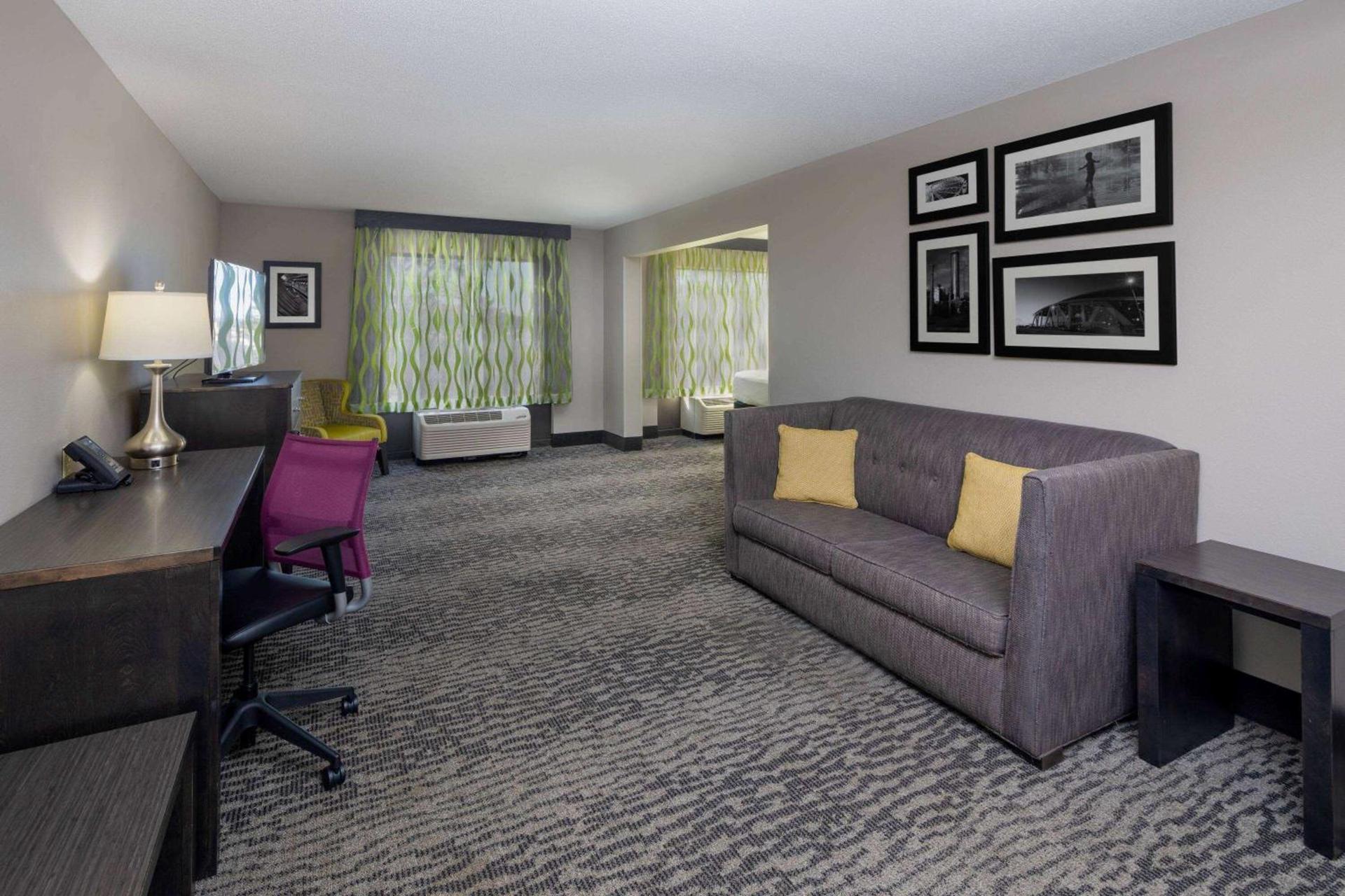 La Quinta by Wyndham Kennesaw photo 6