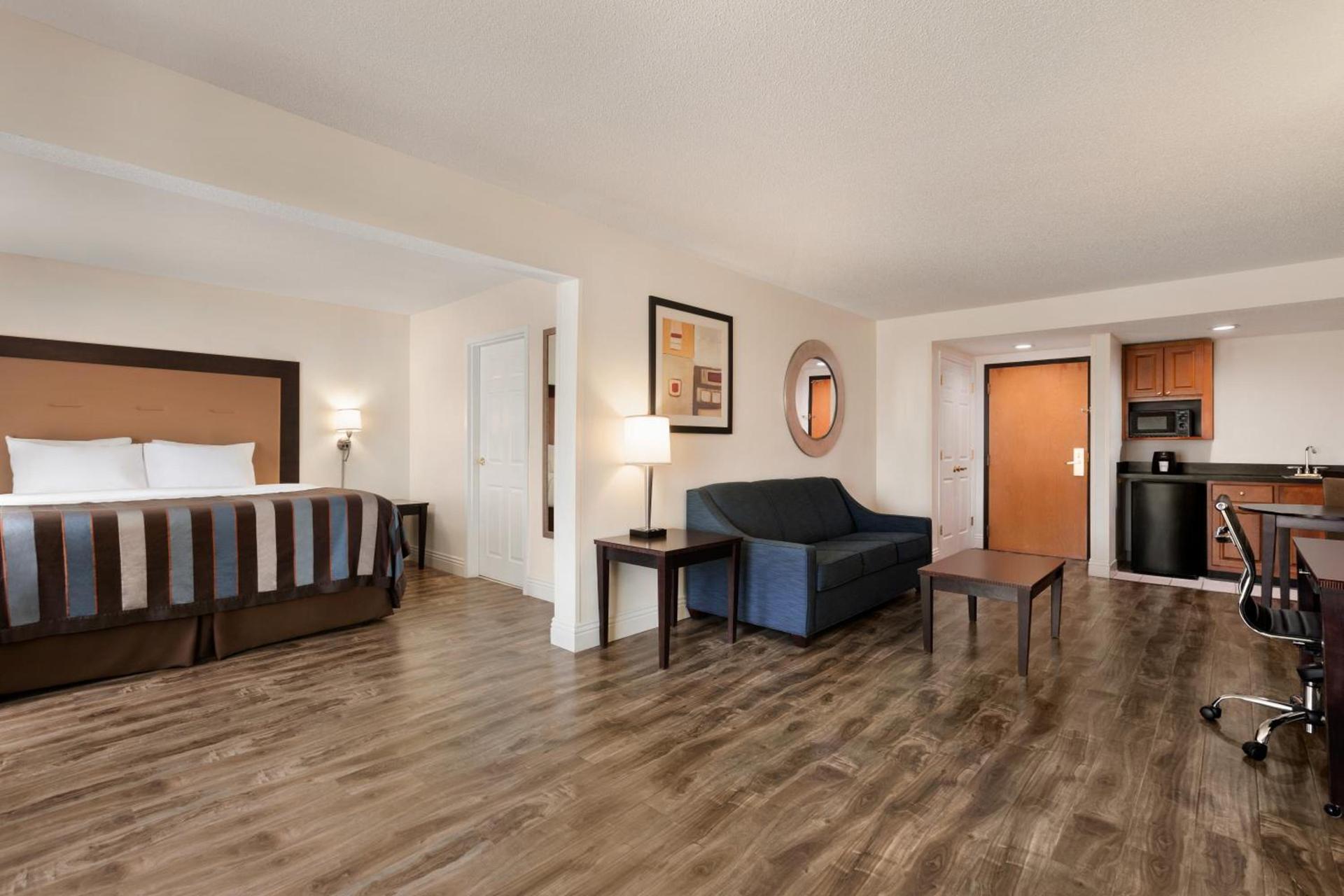 Wingate By Wyndham Montgomery photo 40