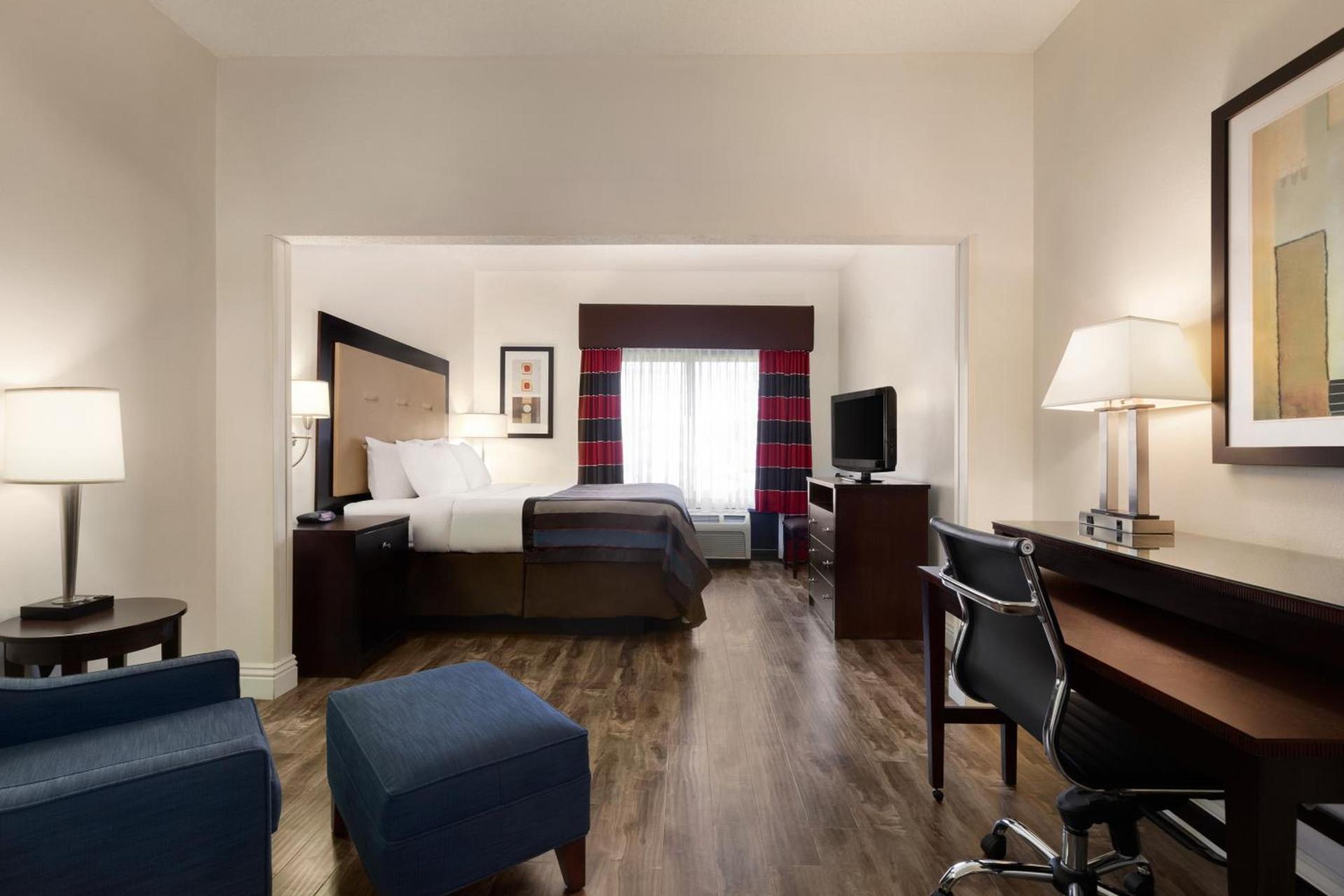 Wingate By Wyndham Montgomery photo 41