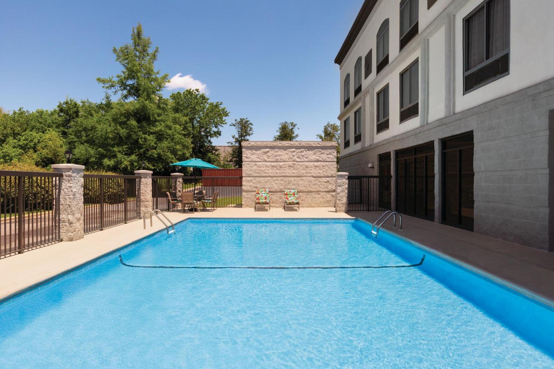 Wingate By Wyndham Montgomery photo 26