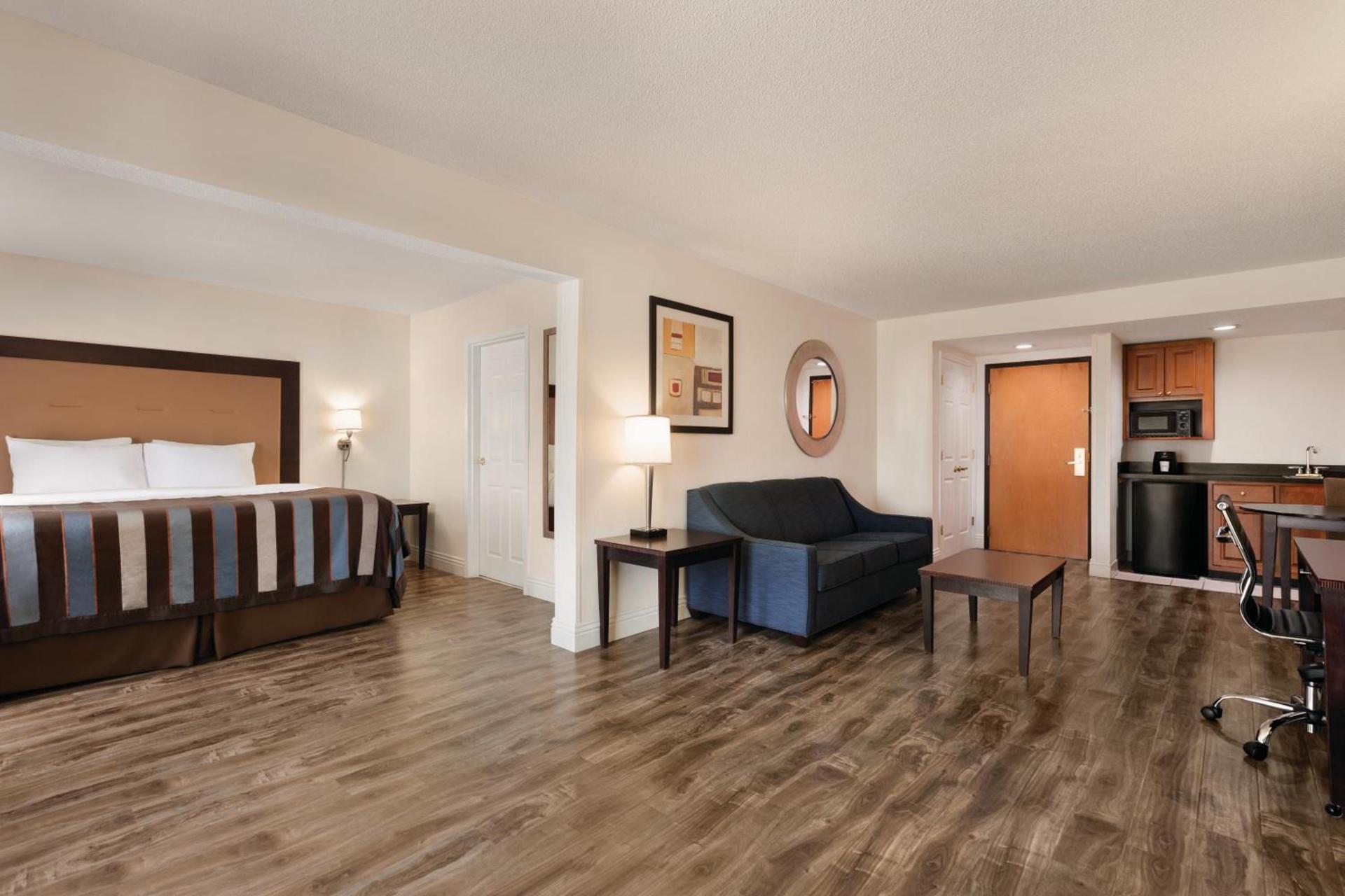 Wingate By Wyndham Montgomery photo 22
