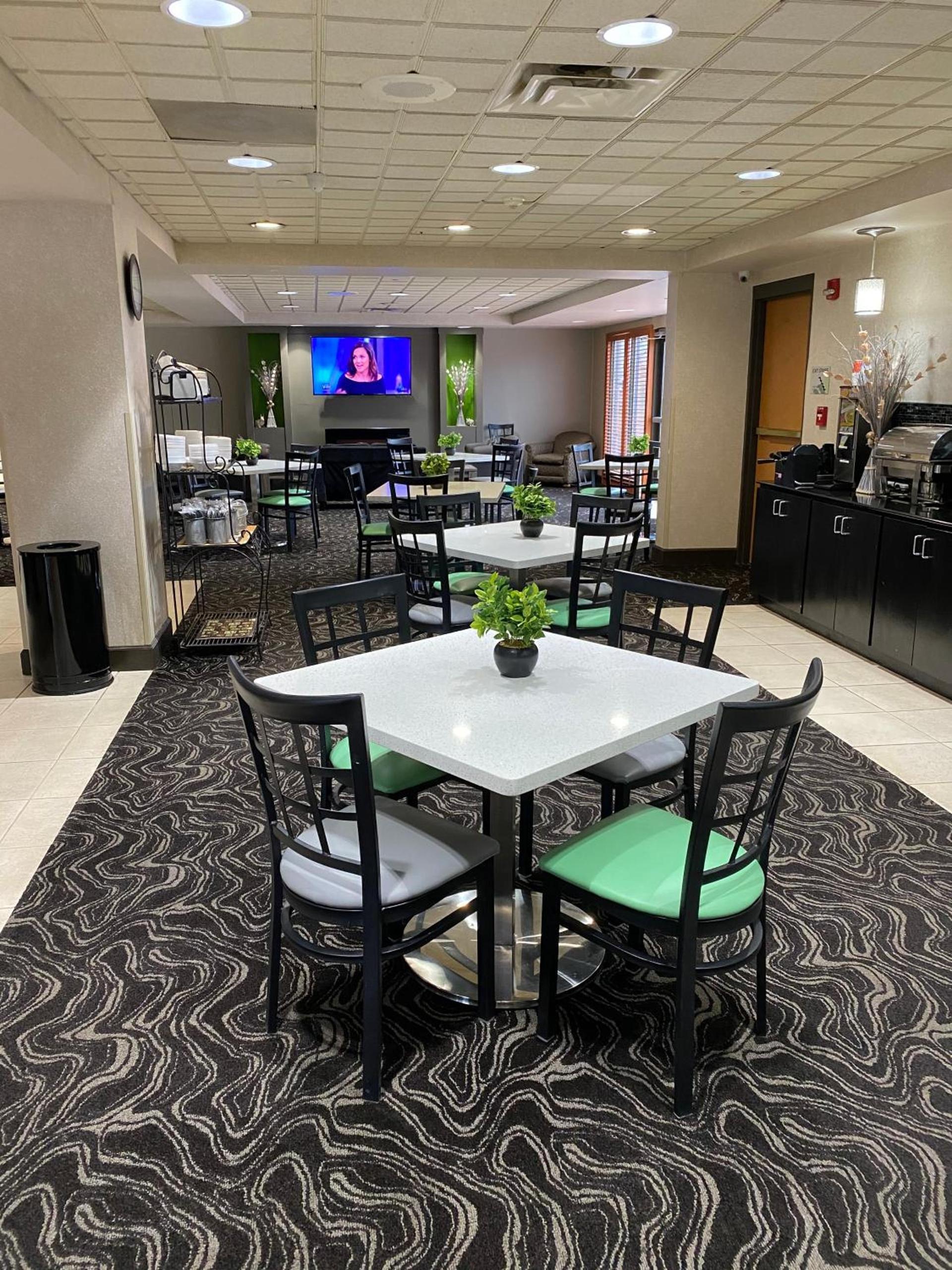 Wingate by Wyndham Little Rock photo 14