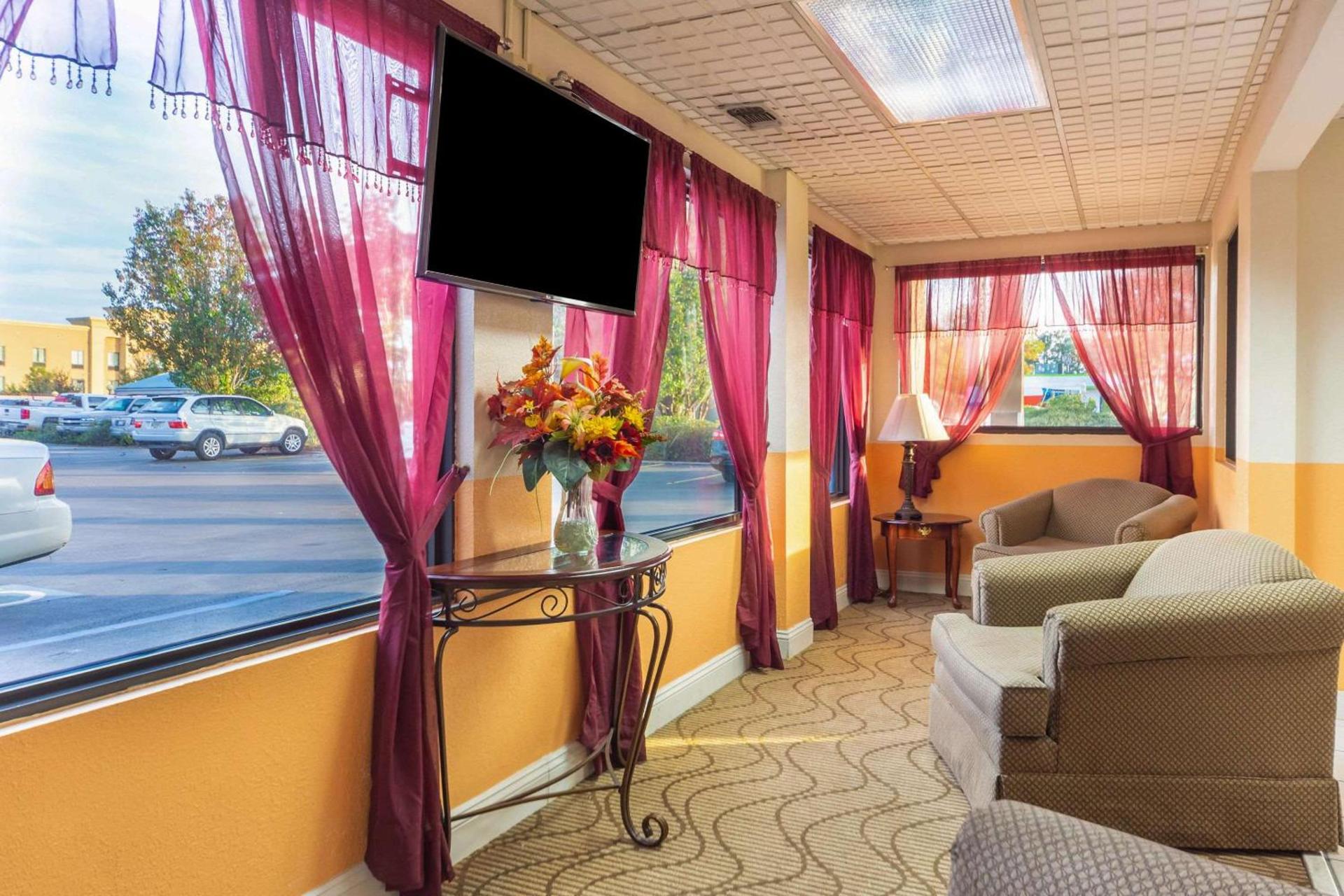 Econo Lodge Laurel photo 18