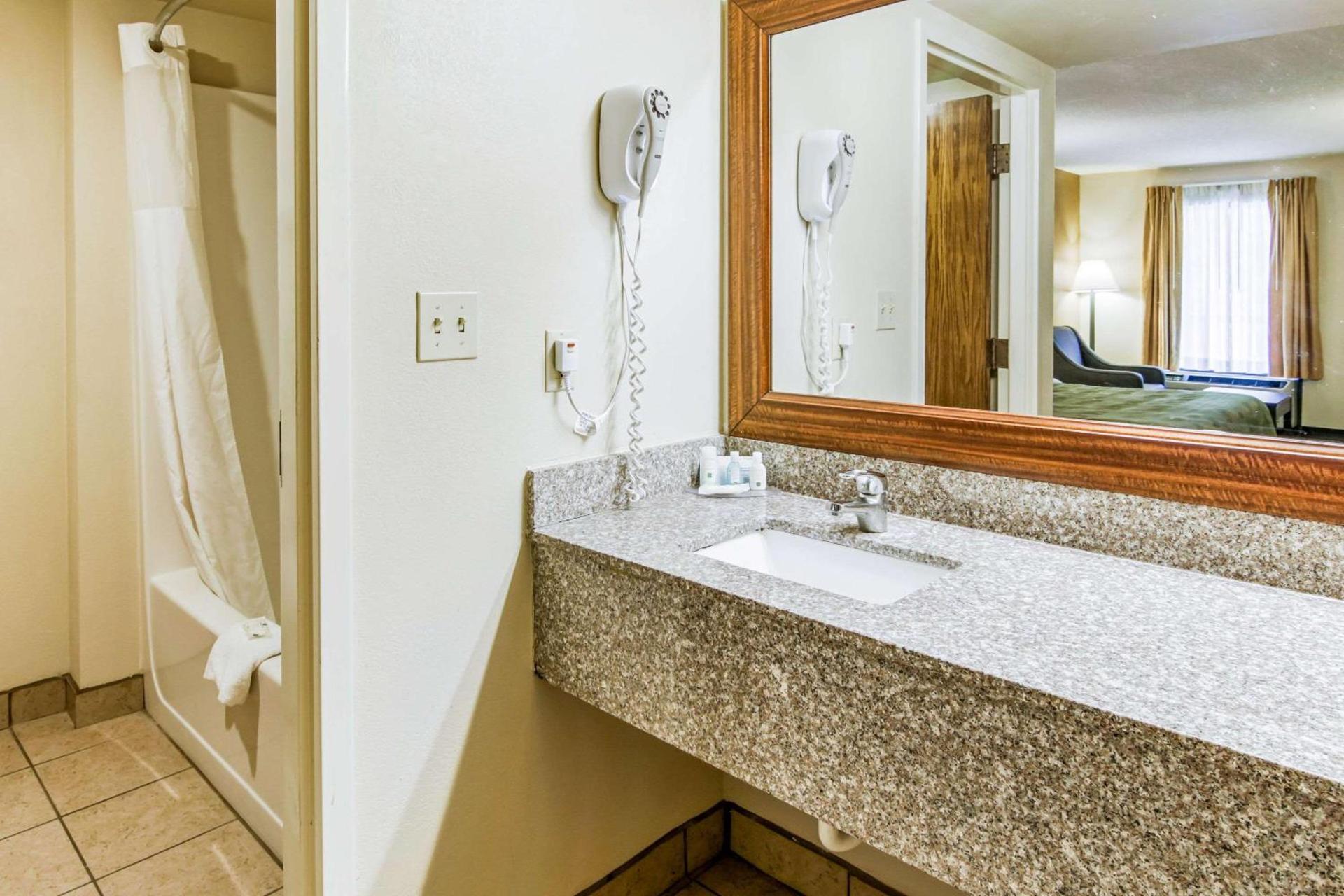 Quality Inn Stone Mountain photo 20