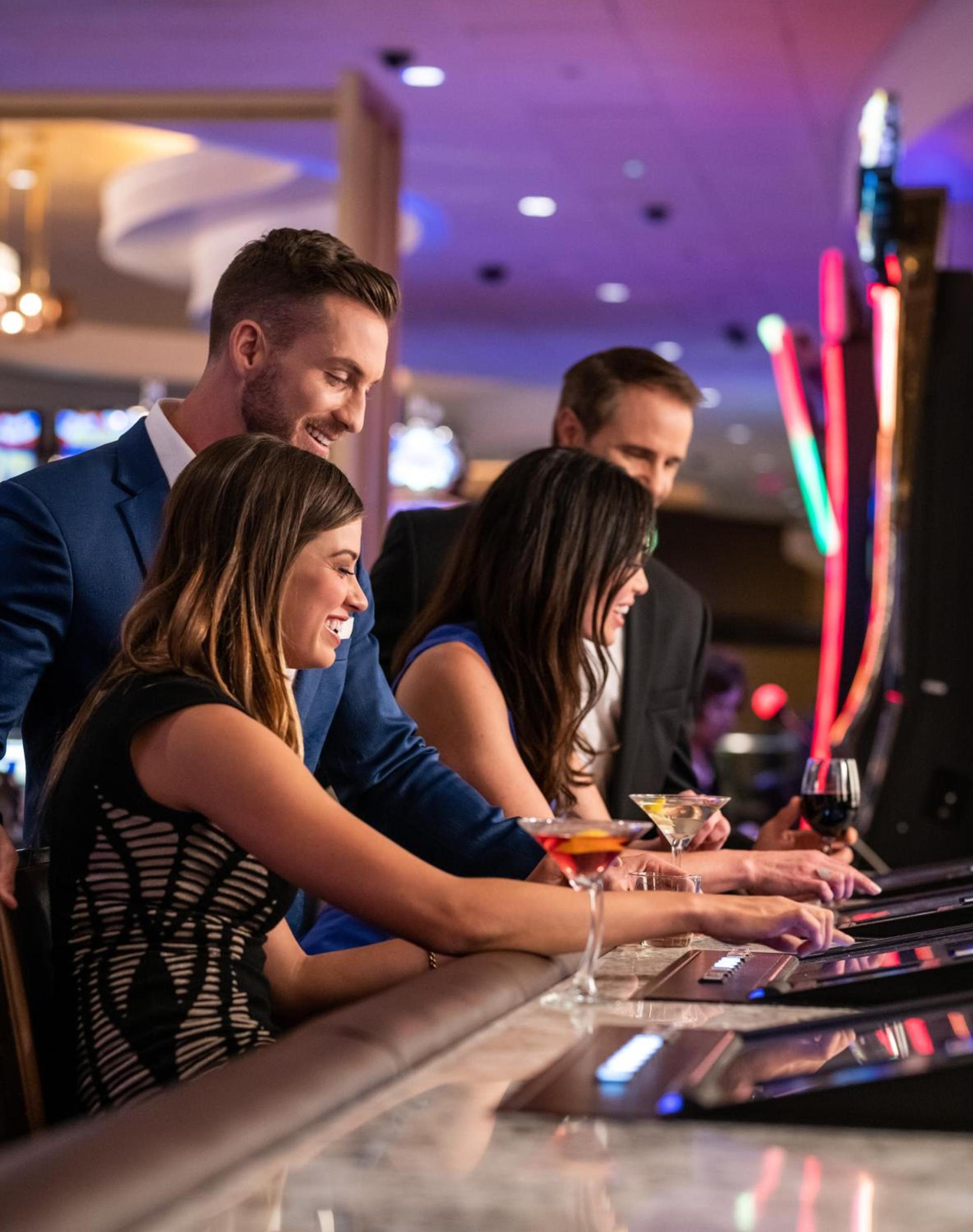 Horseshoe Black Hawk Hotel & Casino - A Caesars Rewards Destination photo 2