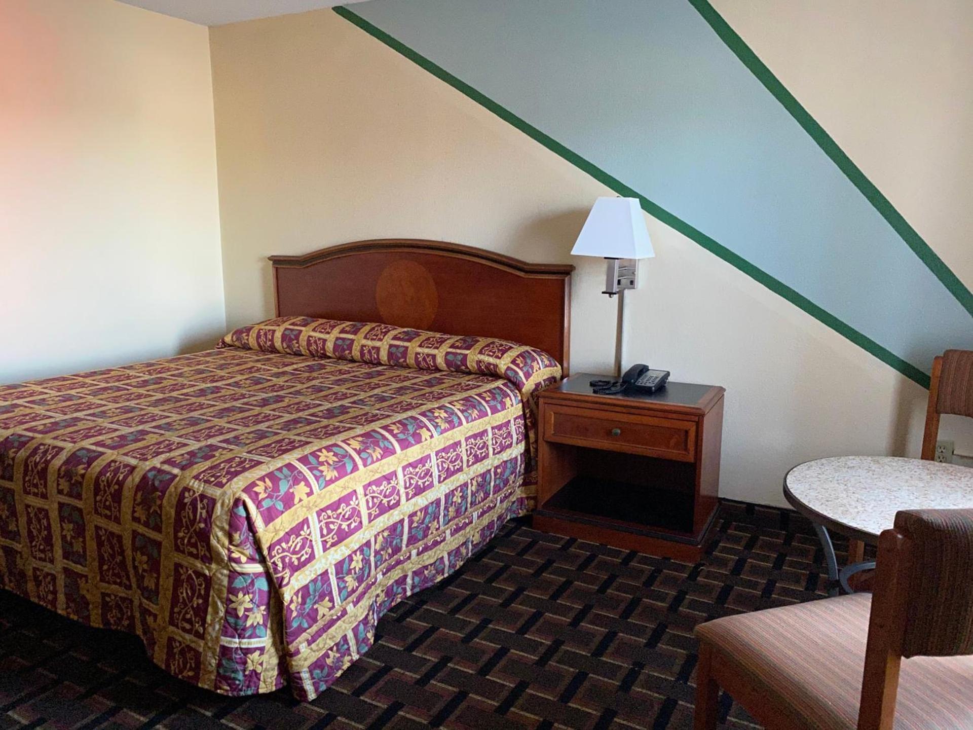 Best Inn photo 13