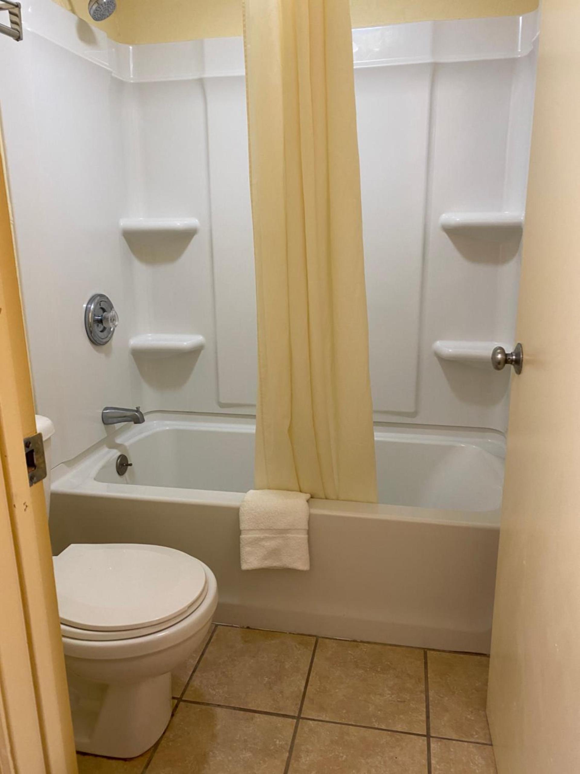 Best Inn photo 14