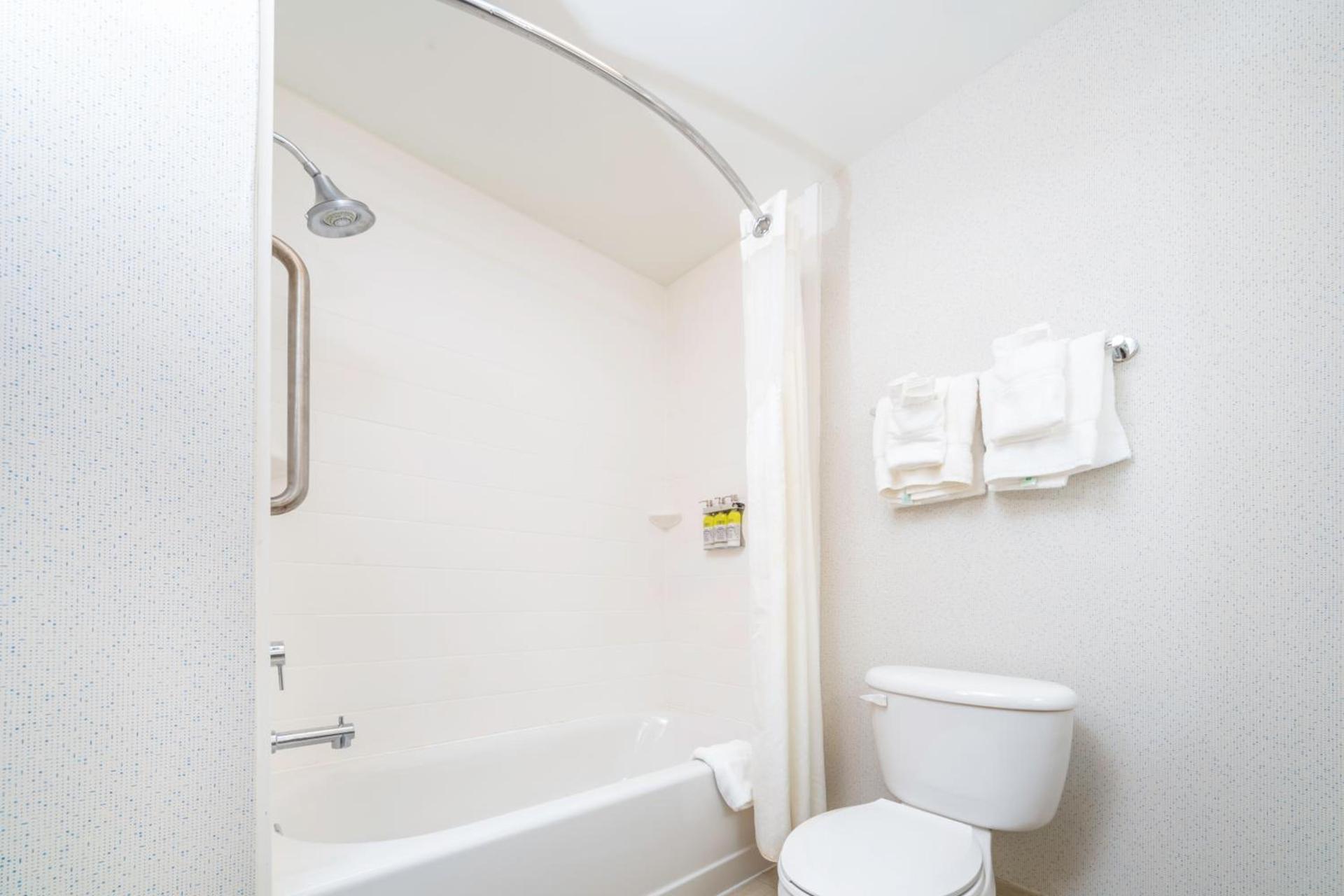 Holiday Inn Express Rochelle by IHG photo 4