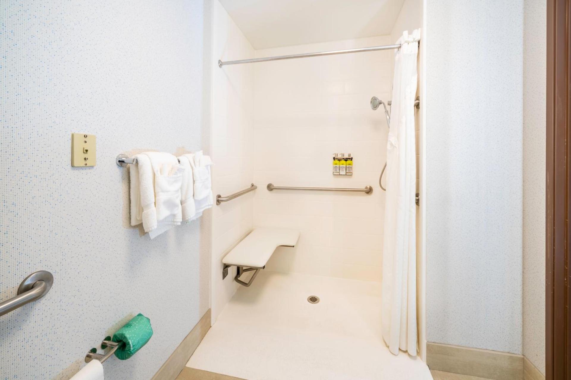 Holiday Inn Express Rochelle by IHG photo 5