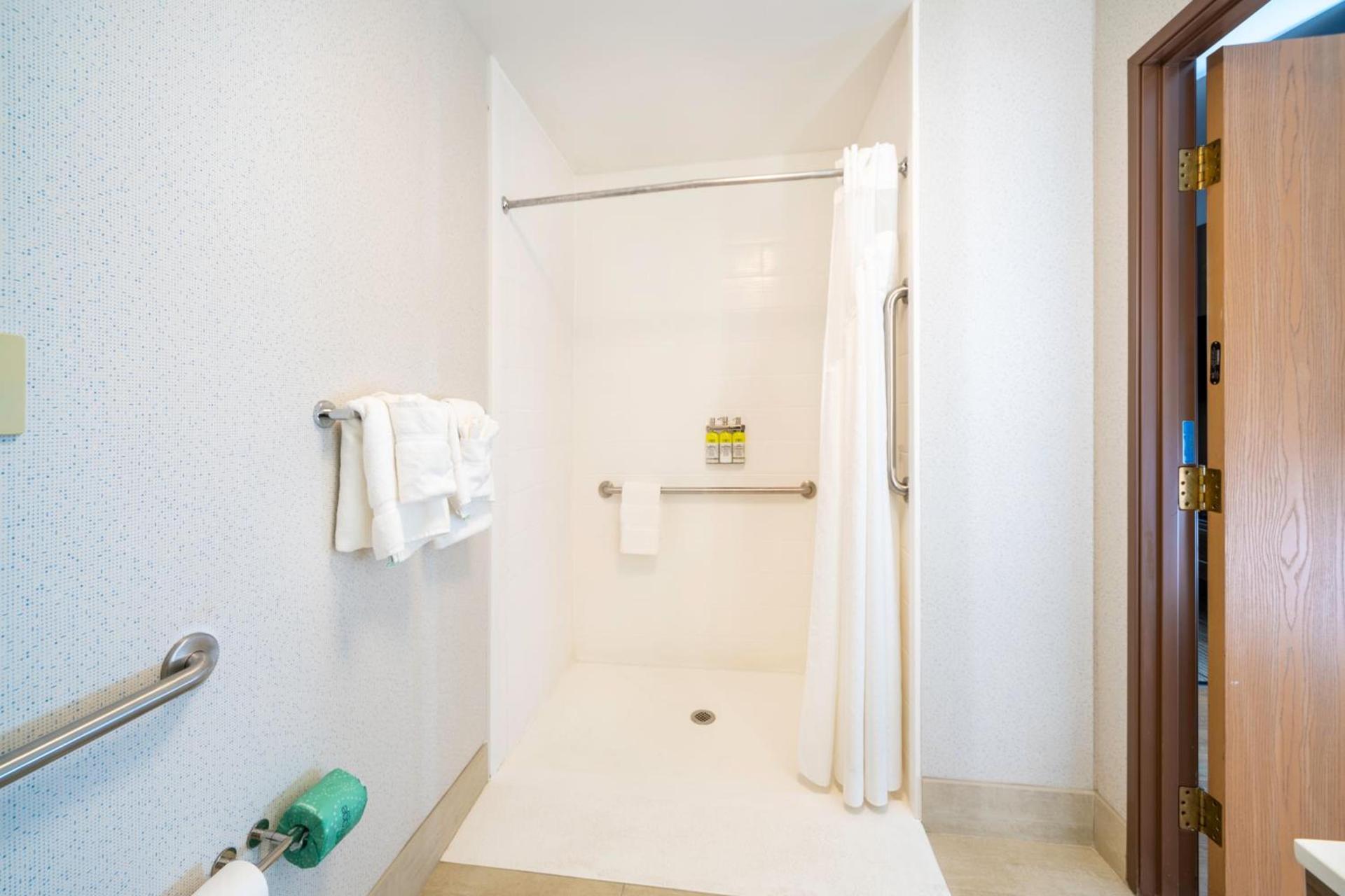 Holiday Inn Express Rochelle by IHG photo 19
