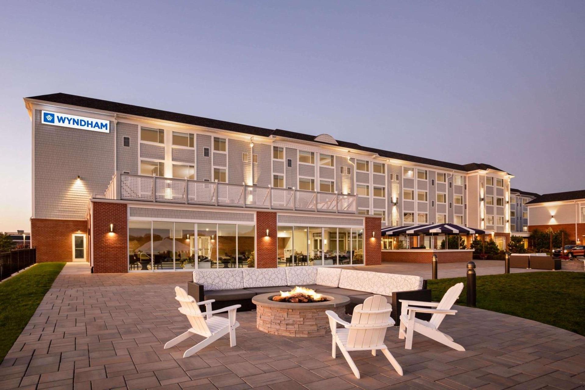 Wyndham Newport Hotel — hotel in Middletown