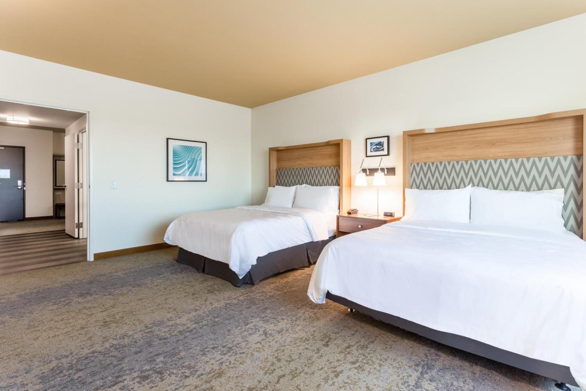 Holiday Inn & Suites Cedar Falls-Waterloo Event Ctr by IHG photo 15