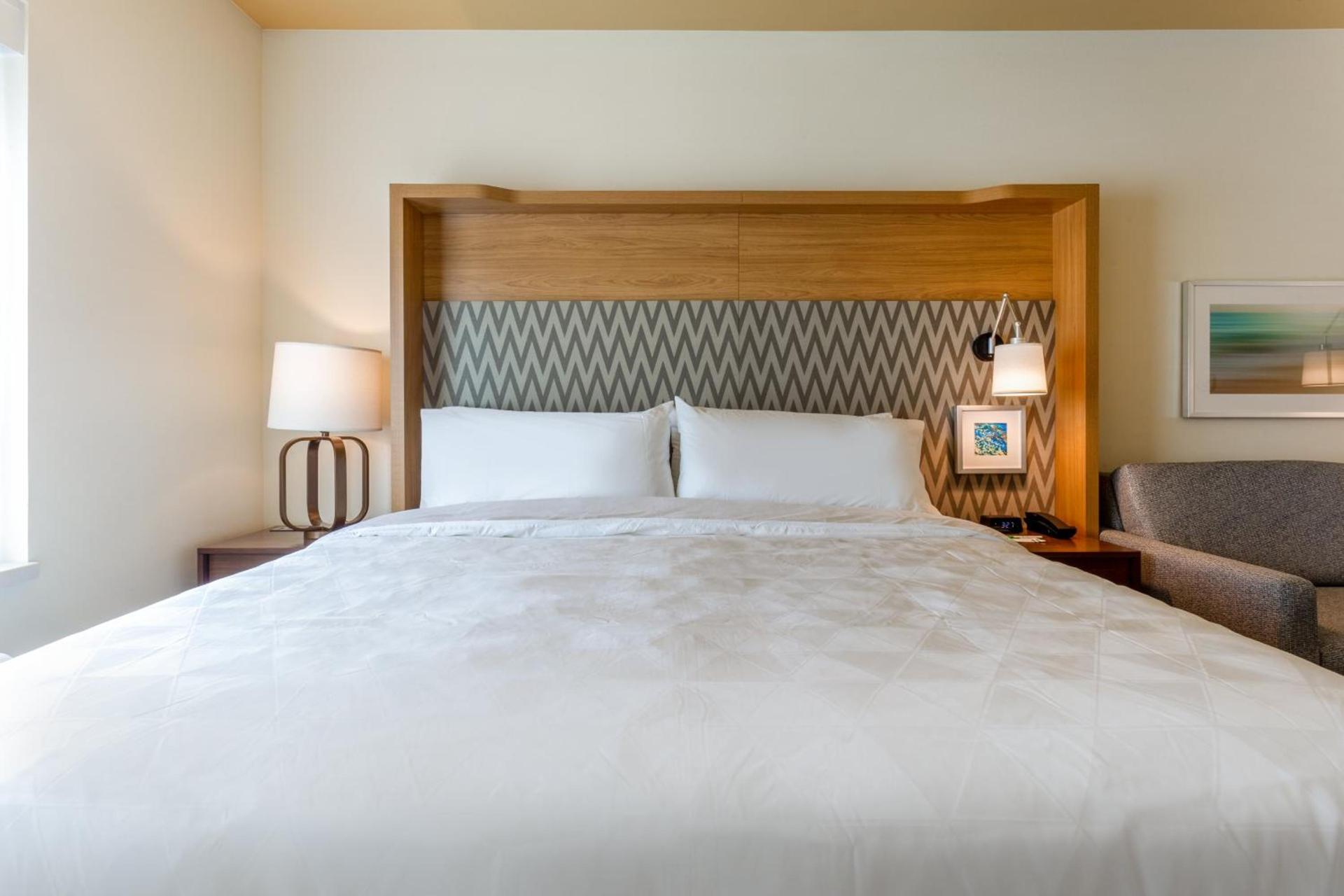 Holiday Inn & Suites Cedar Falls-Waterloo Event Ctr by IHG photo 10