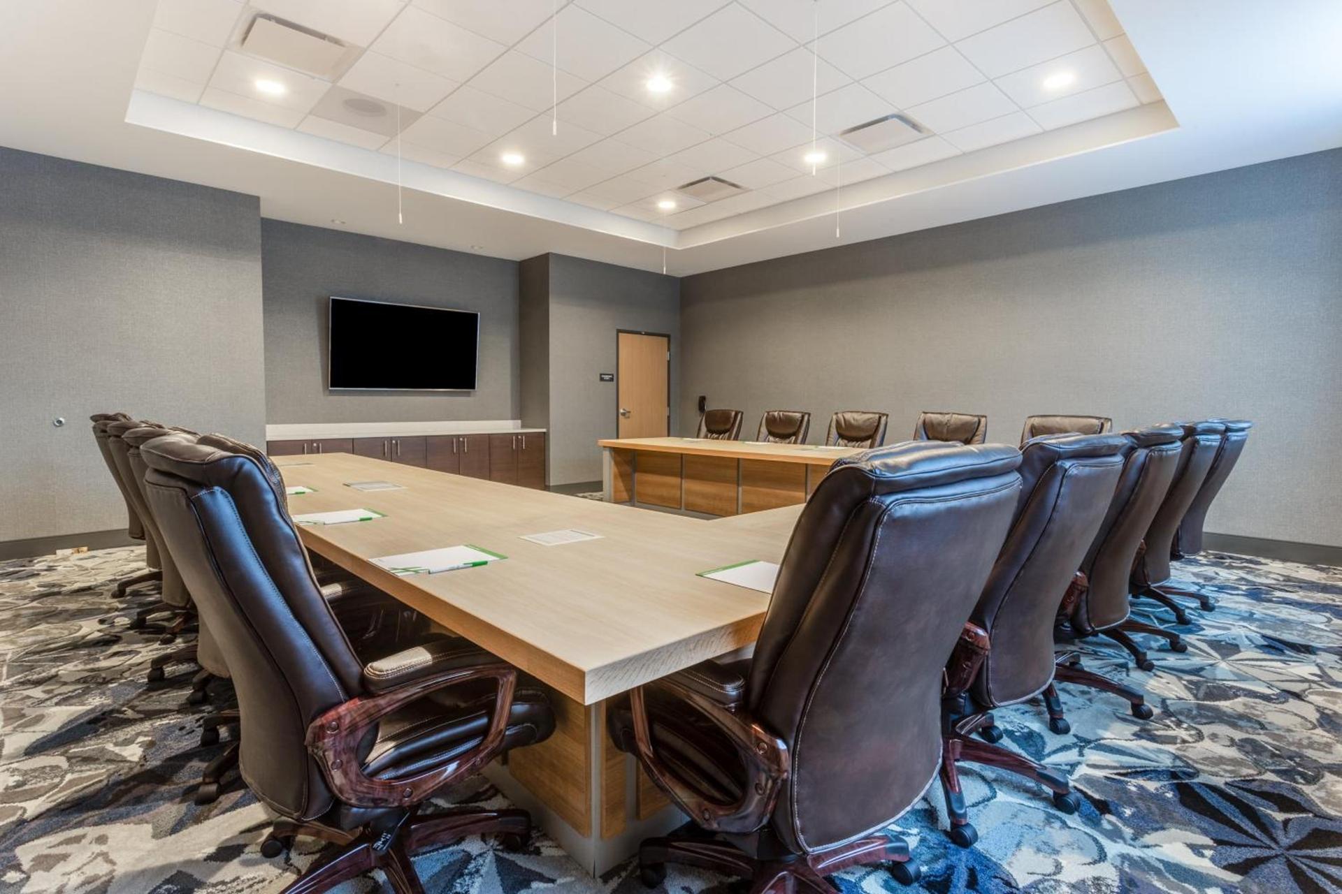 Holiday Inn & Suites Cedar Falls-Waterloo Event Ctr by IHG photo 66