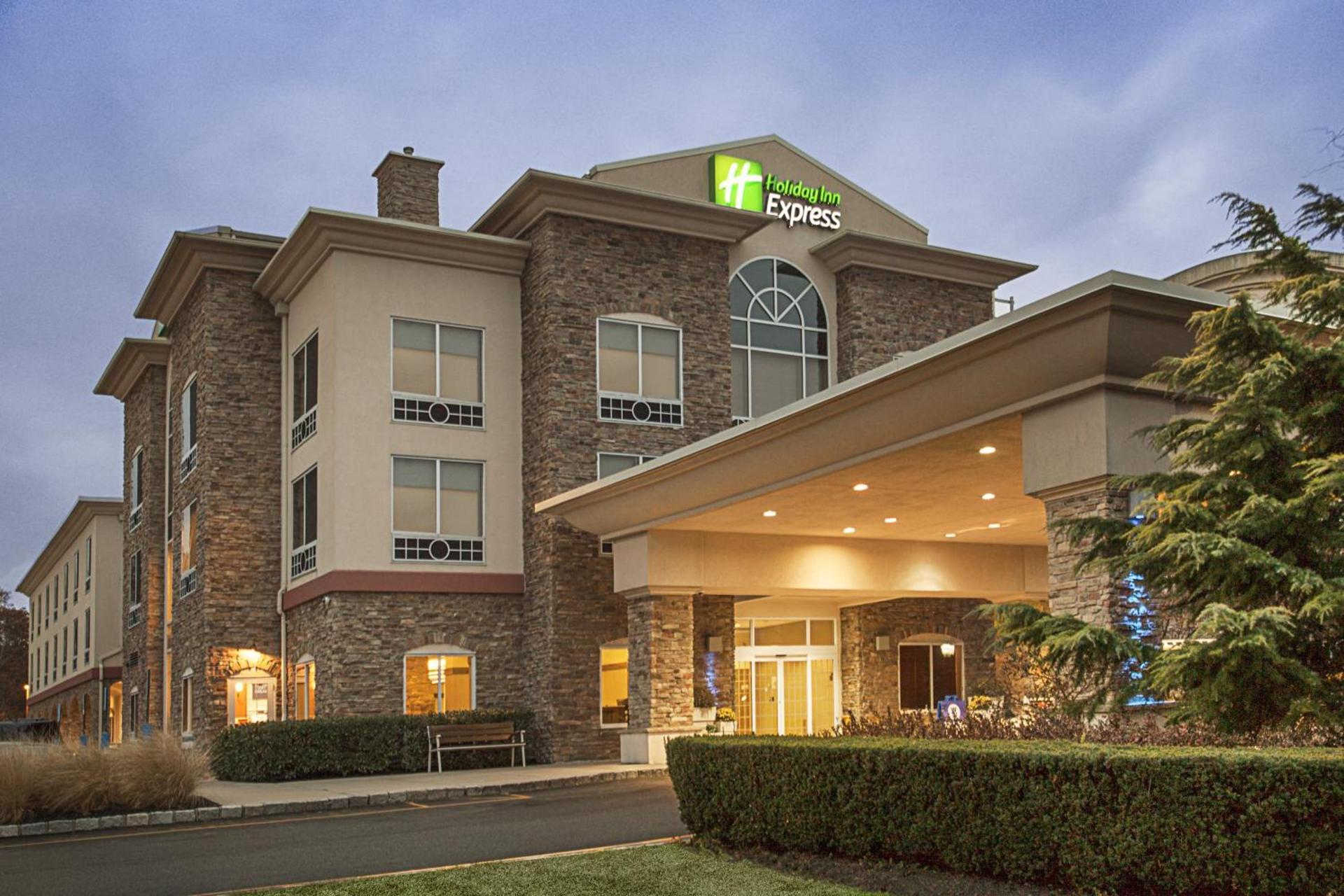 Holiday Inn Express & Suites Riverhead - Long Island by IHG photo 8