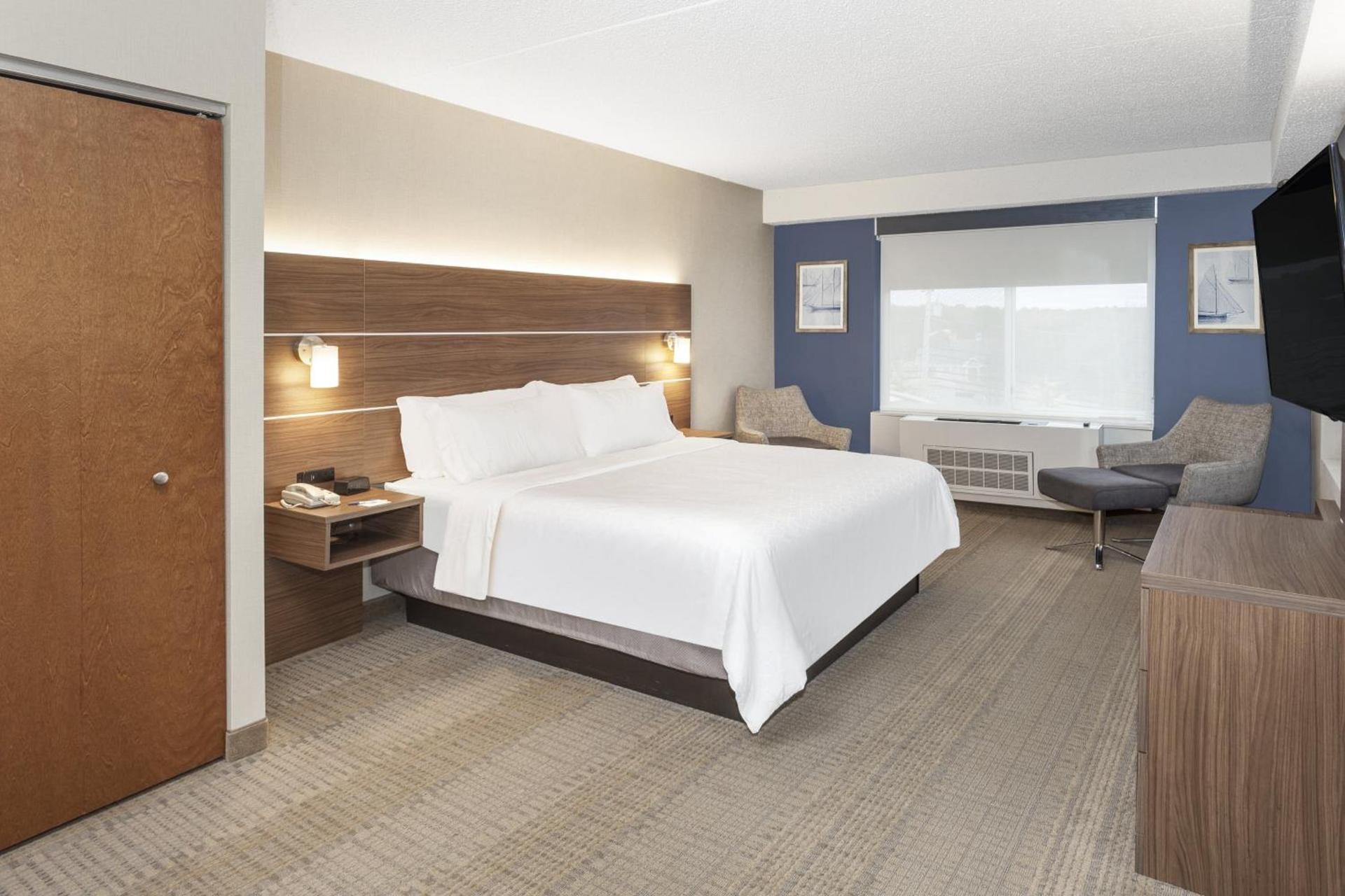 Holiday Inn Express & Suites Riverhead - Long Island by IHG photo 21