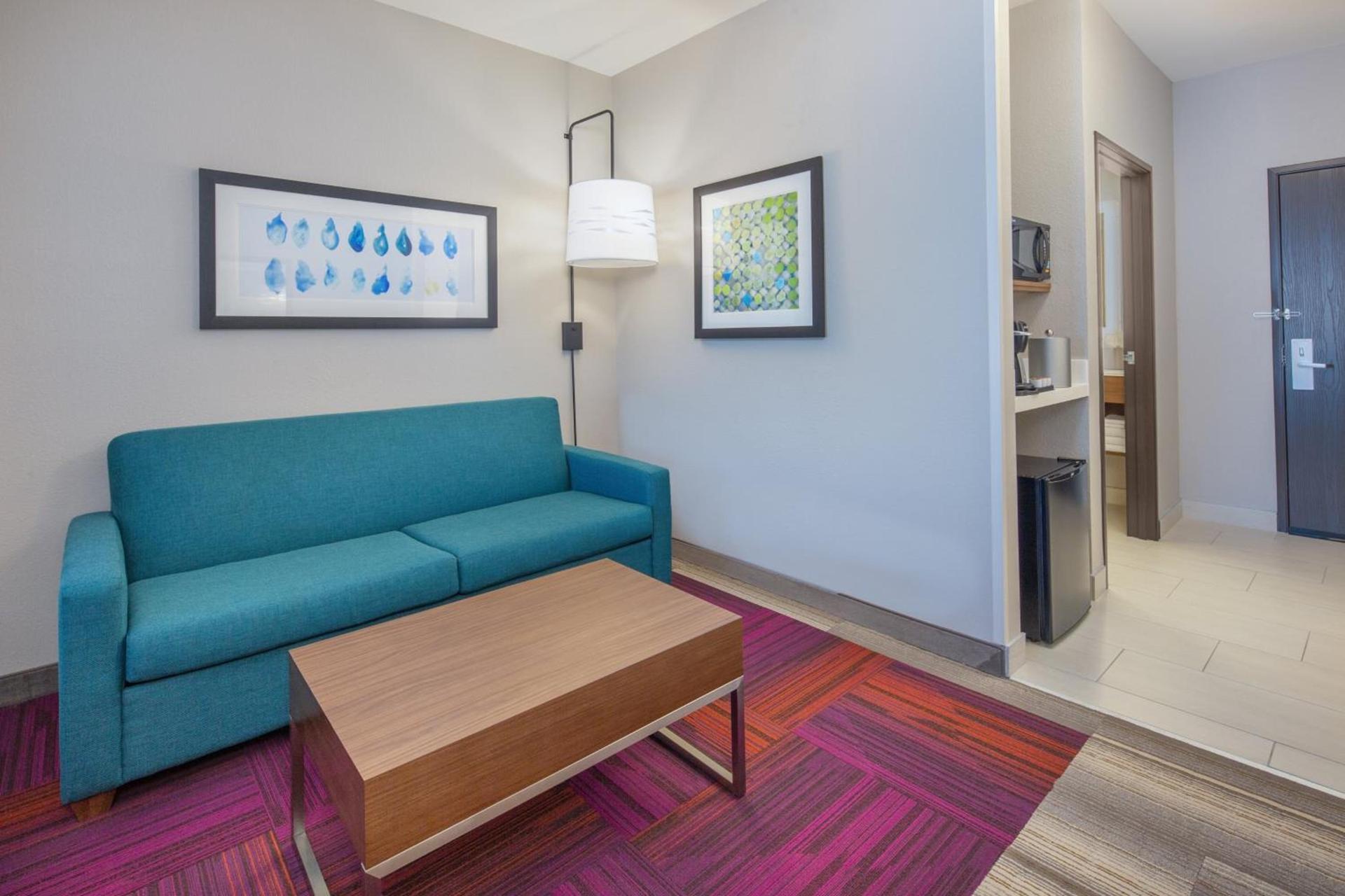 Holiday Inn Express Surprise by IHG photo 14