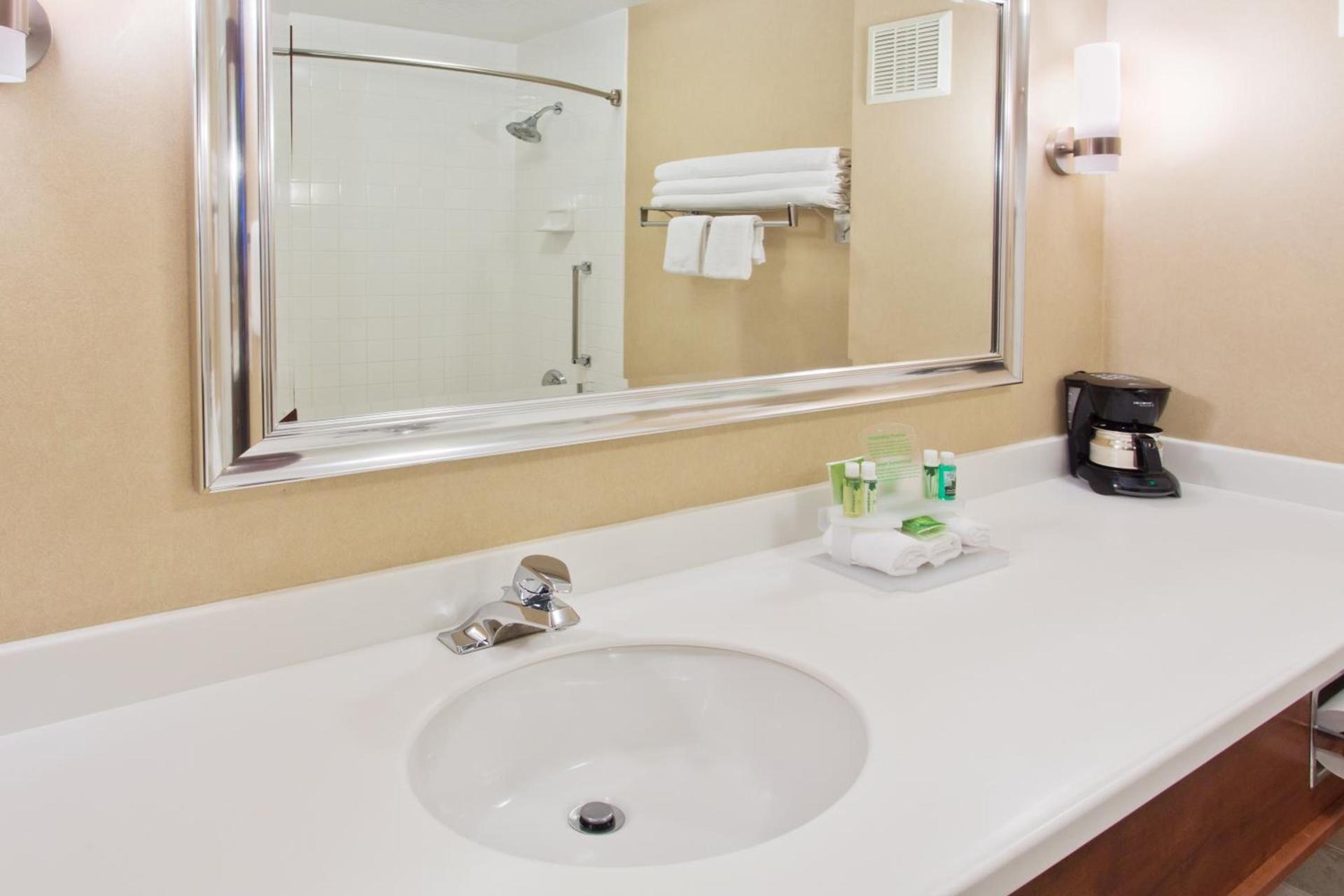 Holiday Inn Express Hotel & Suites Portland-Northwest Downtown by IHG photo 58