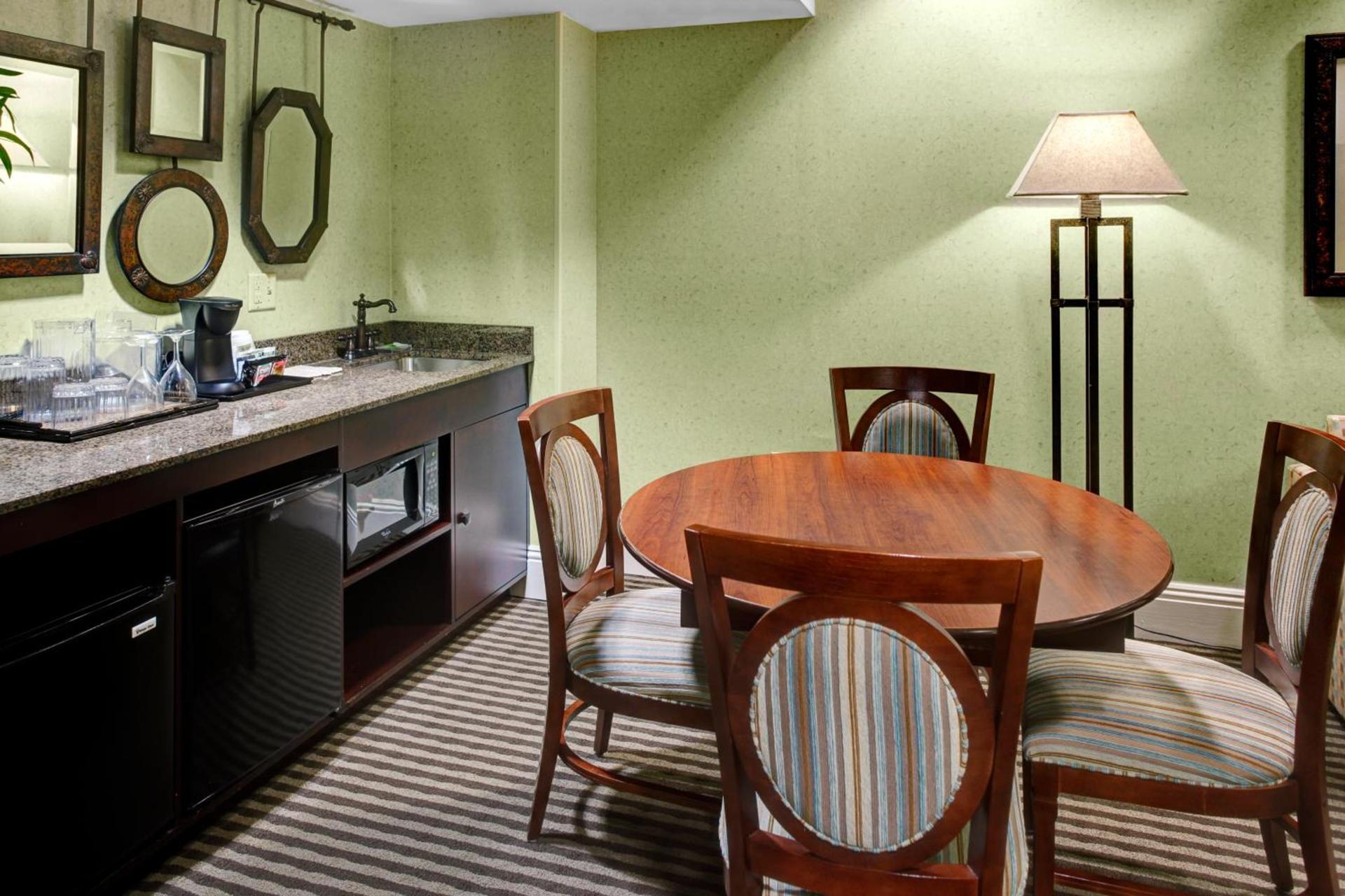 Holiday Inn Express Hotel & Suites Atlanta Buckhead by IHG photo 27