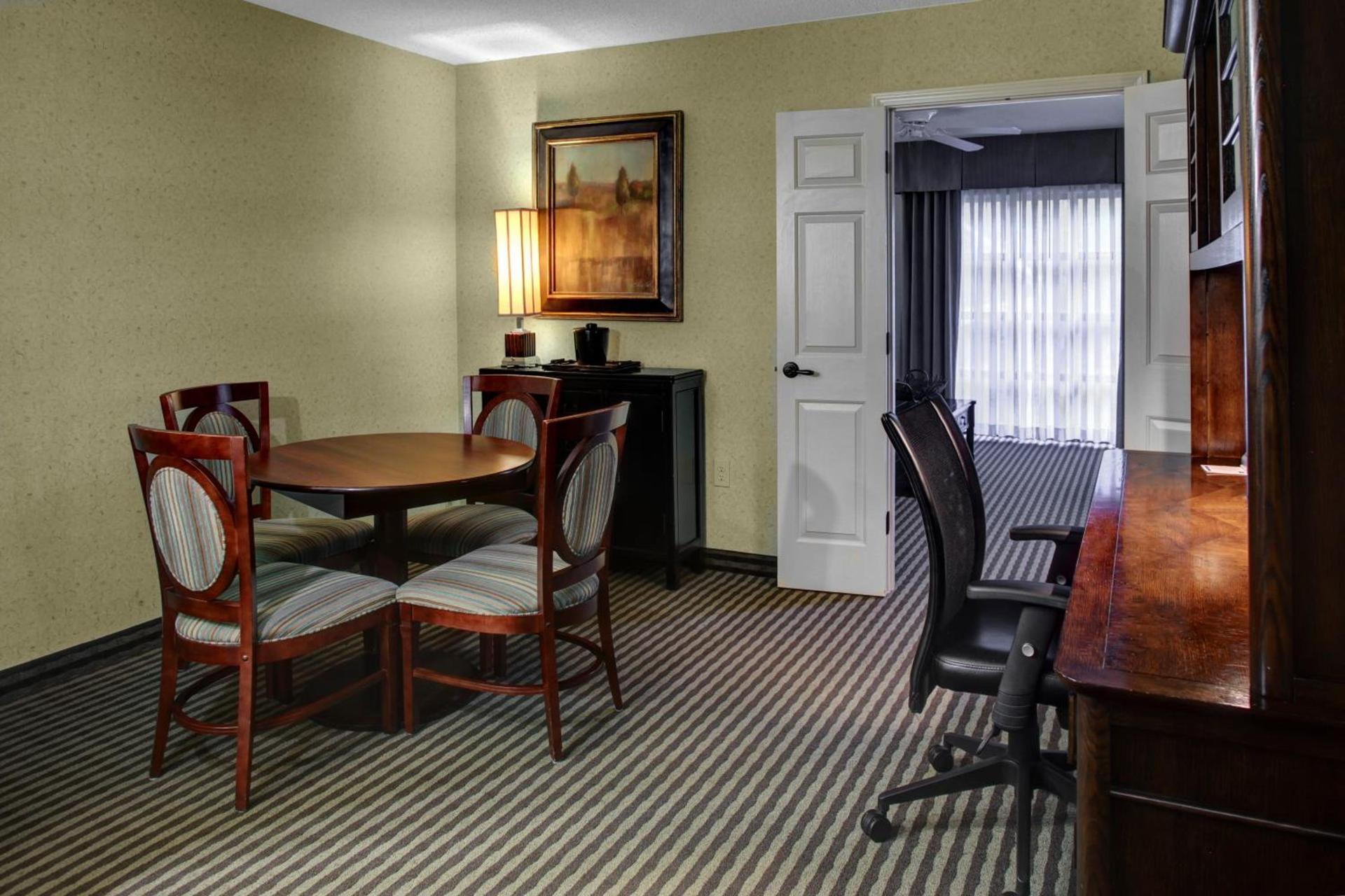 Holiday Inn Express Hotel & Suites Atlanta Buckhead by IHG photo 22