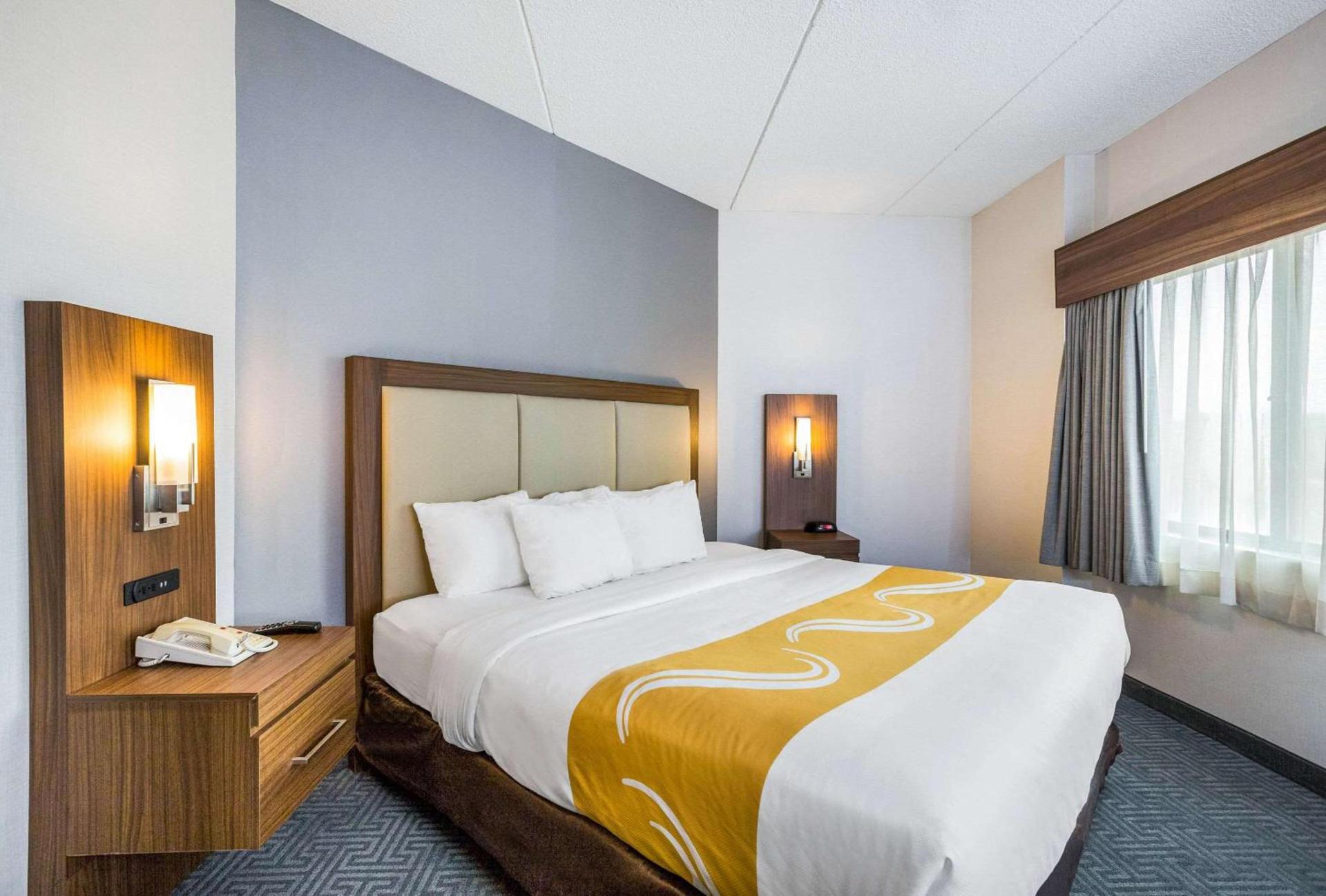 Quality Suites Lansing West photo 24