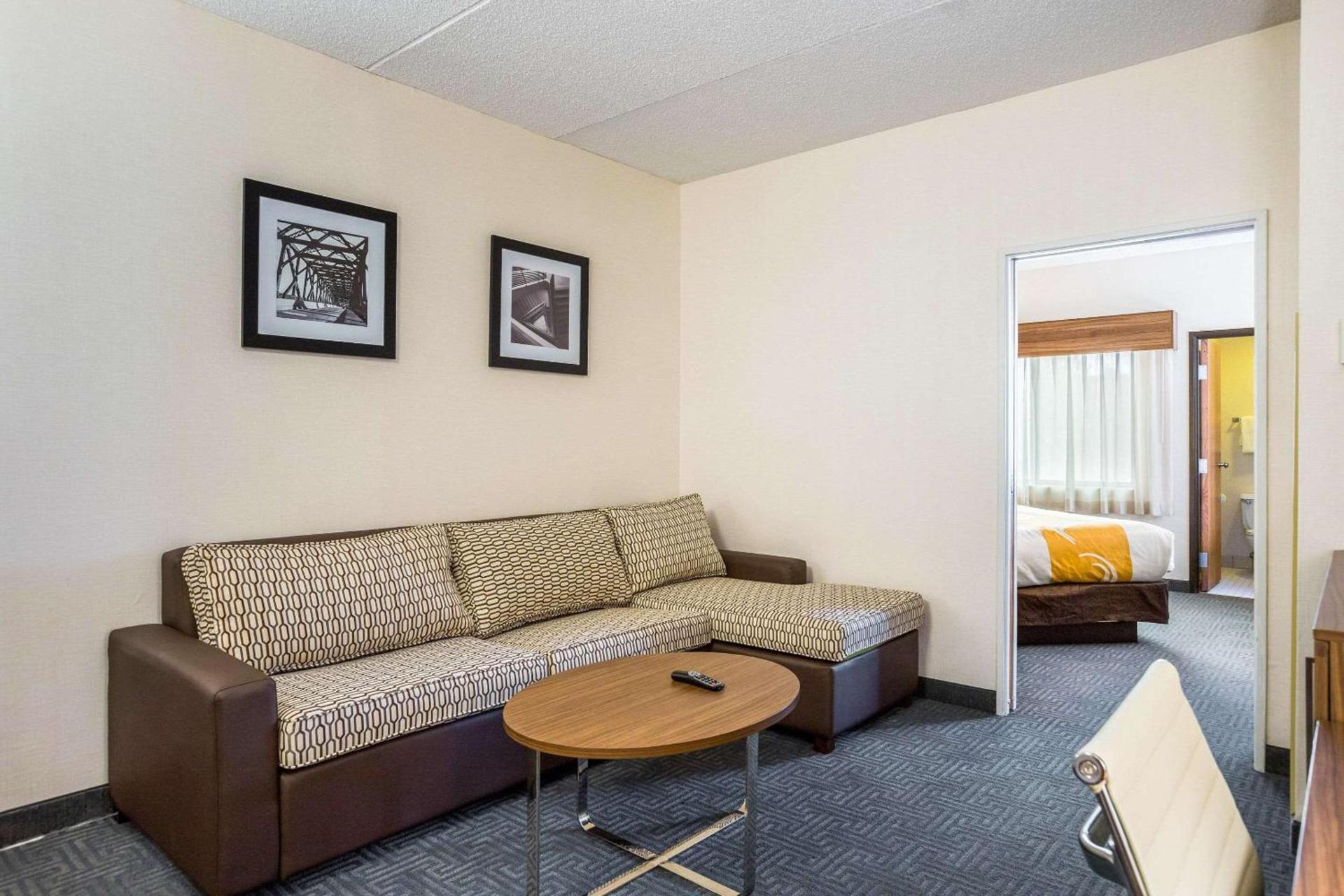 Quality Suites Lansing West photo 25
