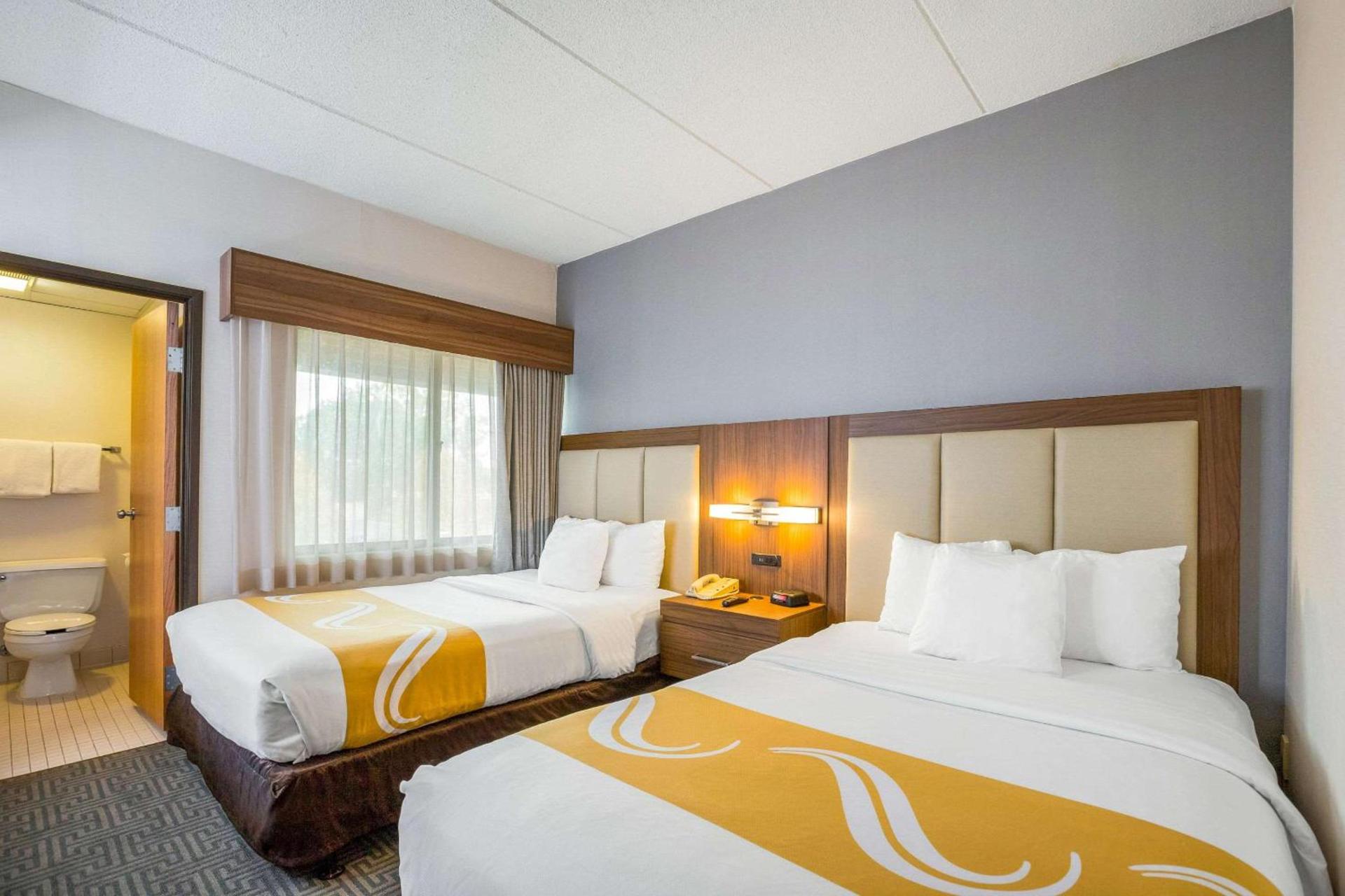 Quality Suites Lansing West photo 16