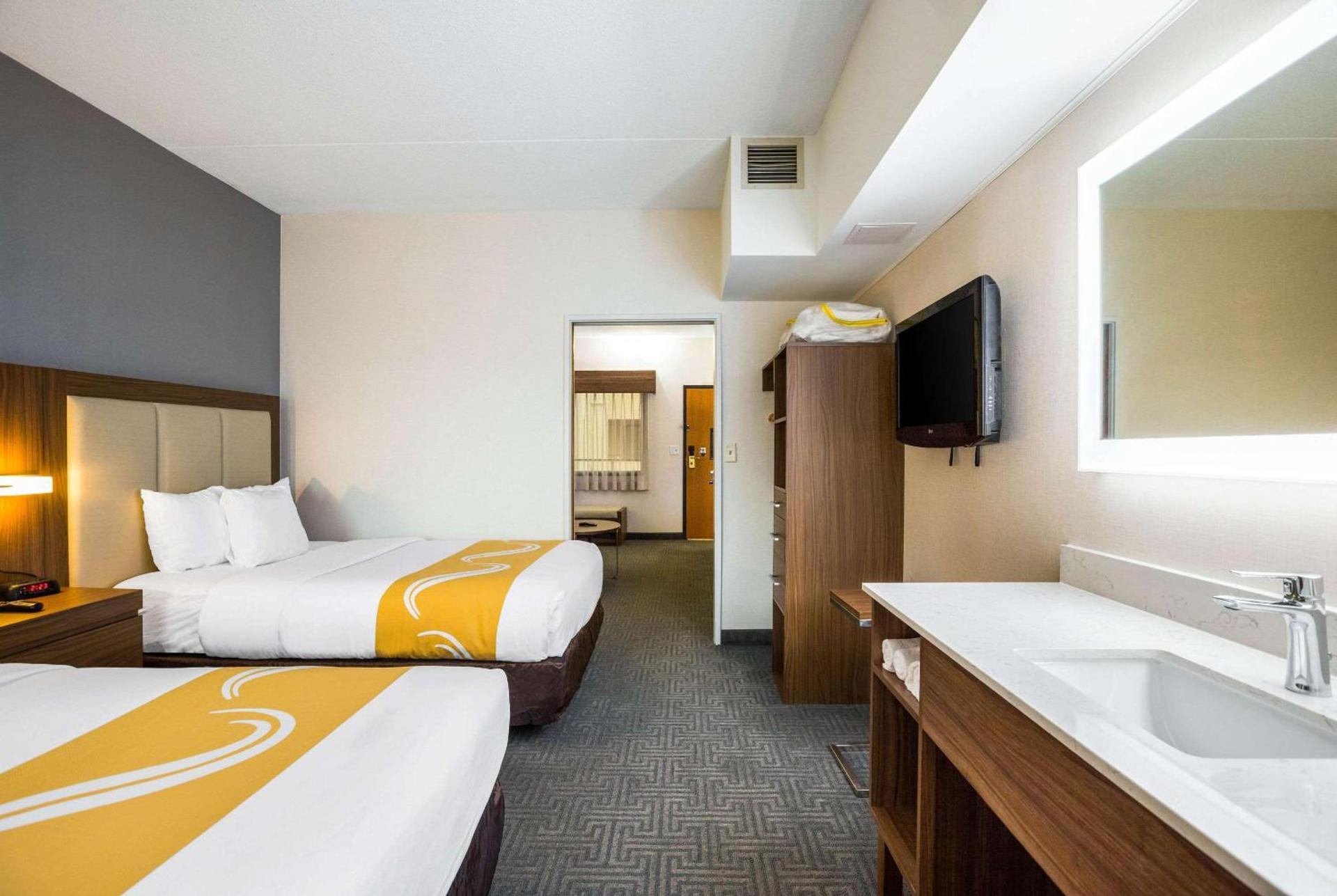 Quality Suites Lansing West photo 19